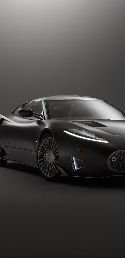 Бесплатное фото Черный Spyker на черном фоне