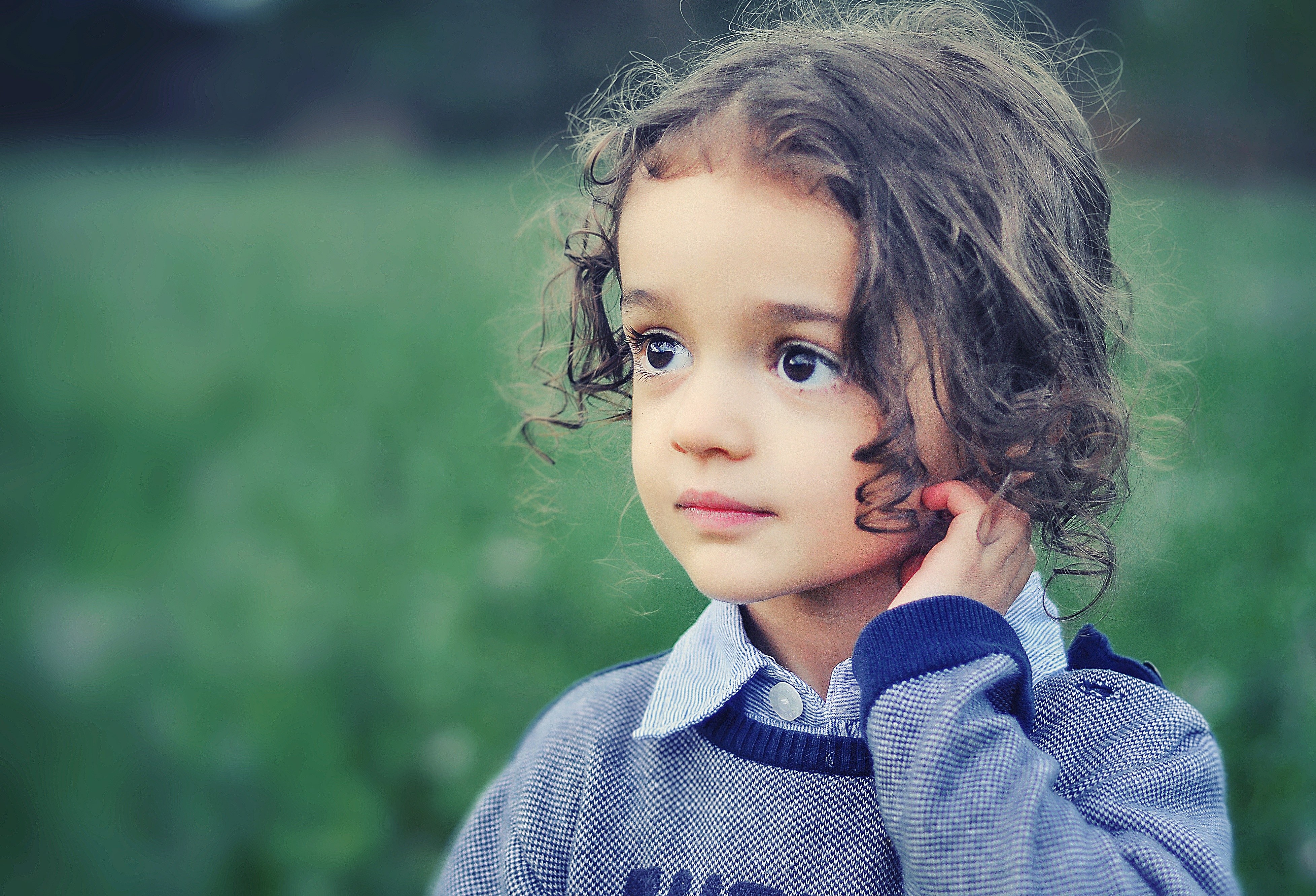 Free photo Nice dark-haired girl