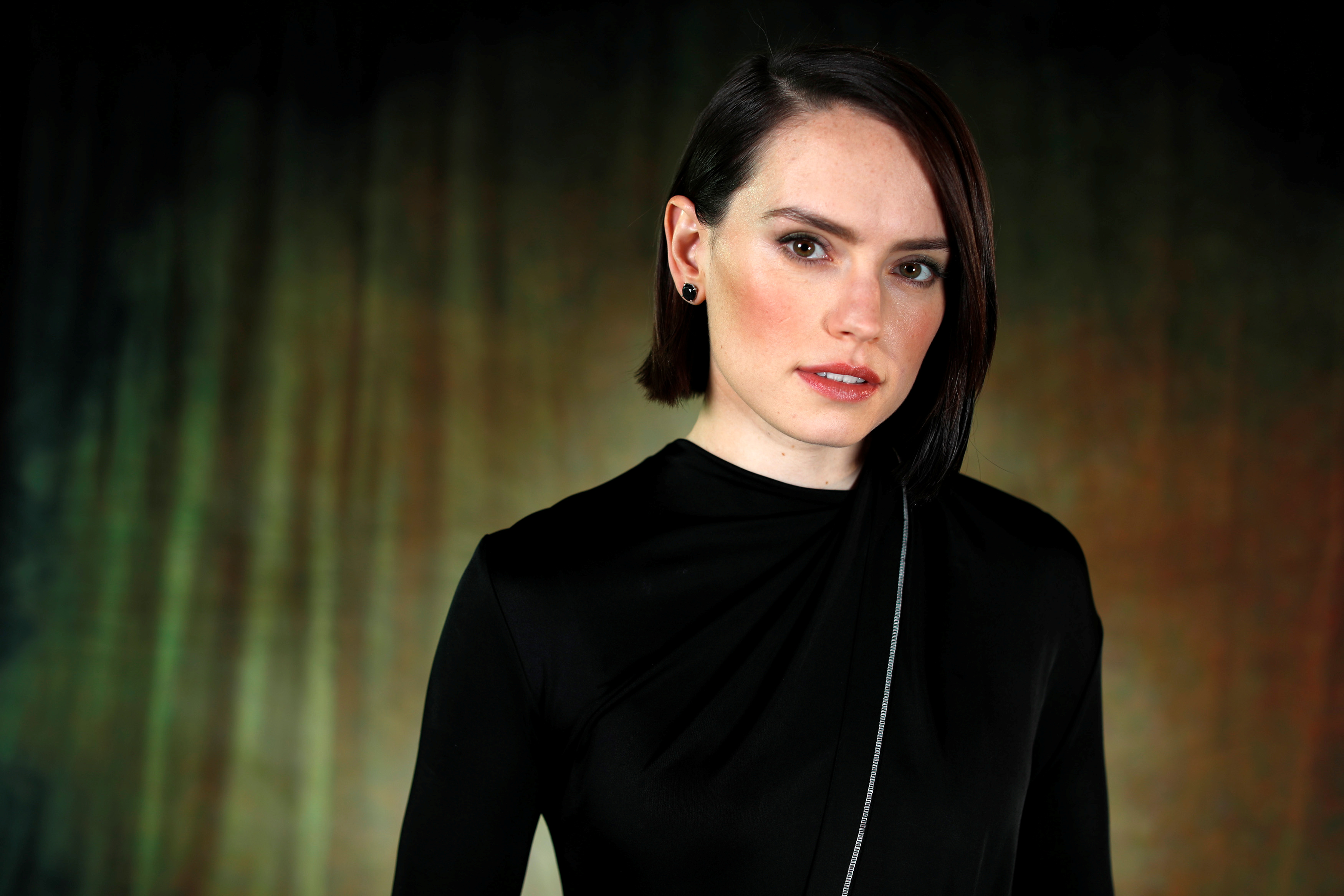 Free photo Celebrity Screensaver, Daisy Ridley on iPhone