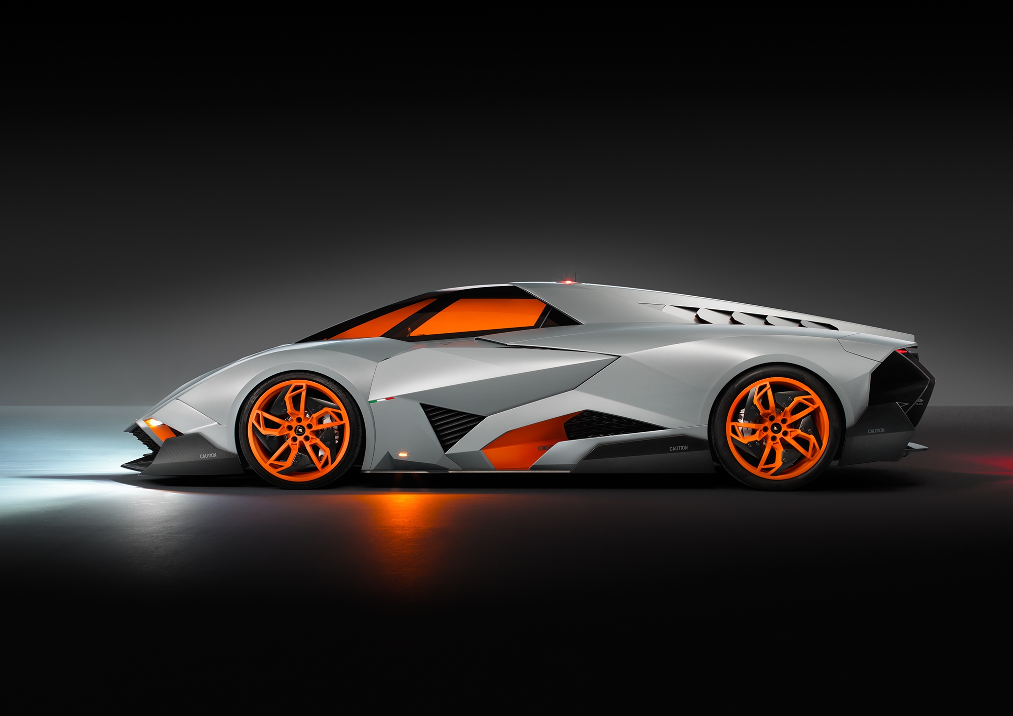 Бесплатное фото Lamborghini Egoista вид сбоку