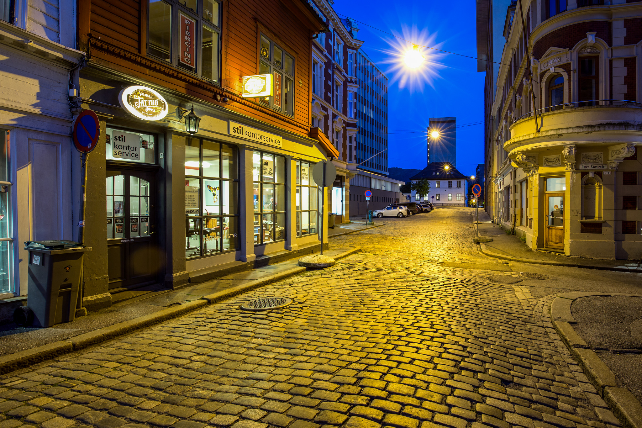 Улицы ночного города. Ночной город улица. Улица города вечером. Вечер в городе. Найт сити лос анджелес.