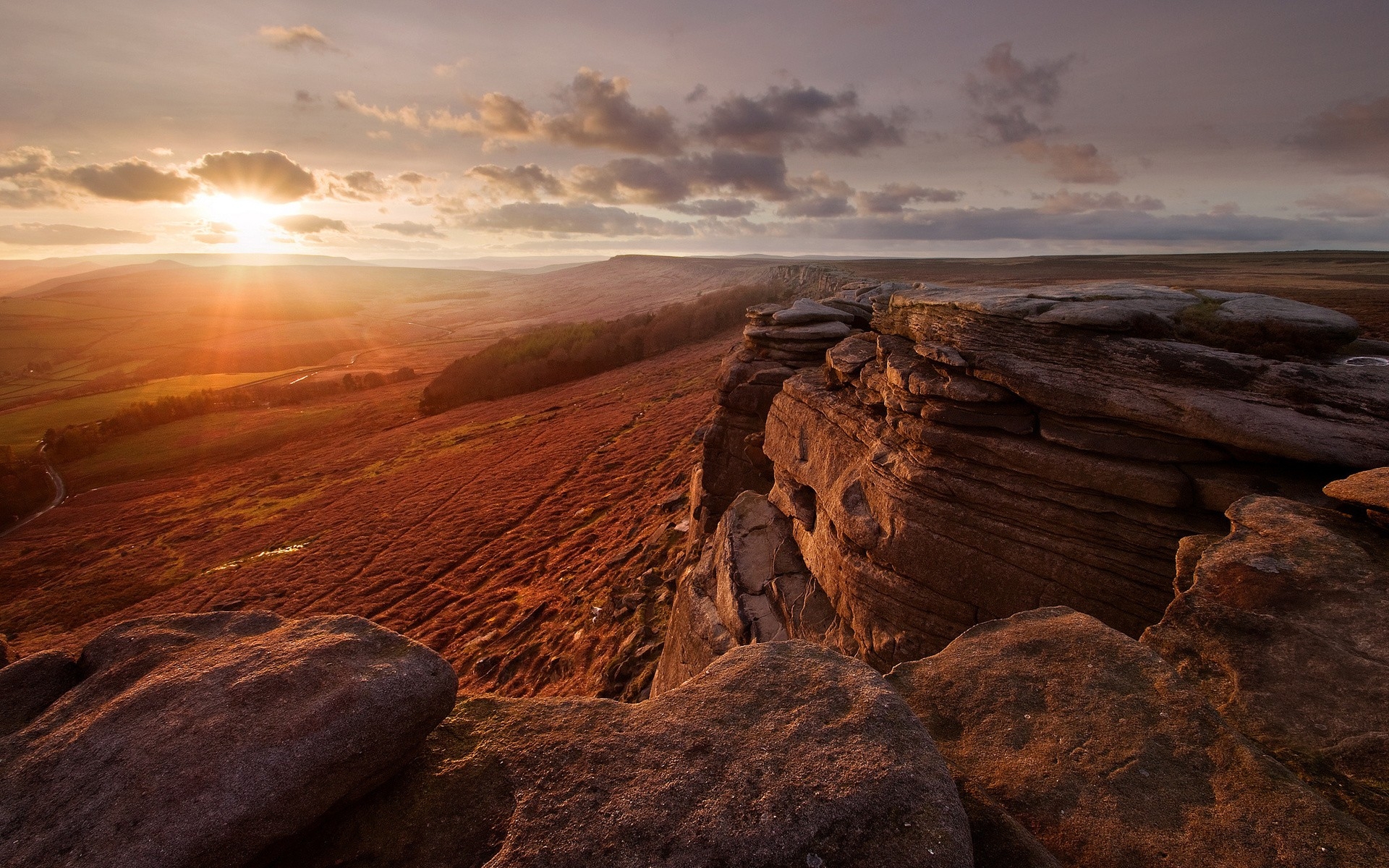 Free photo Stunning sunrise in the valley