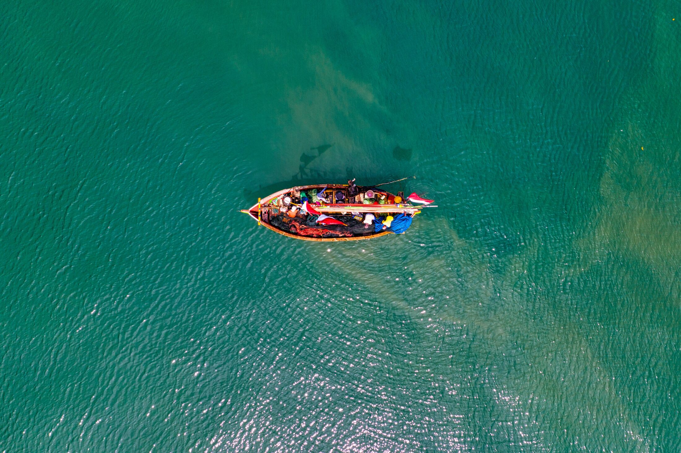 Wallpapers boat aerial view on the open vozduhe on the desktop