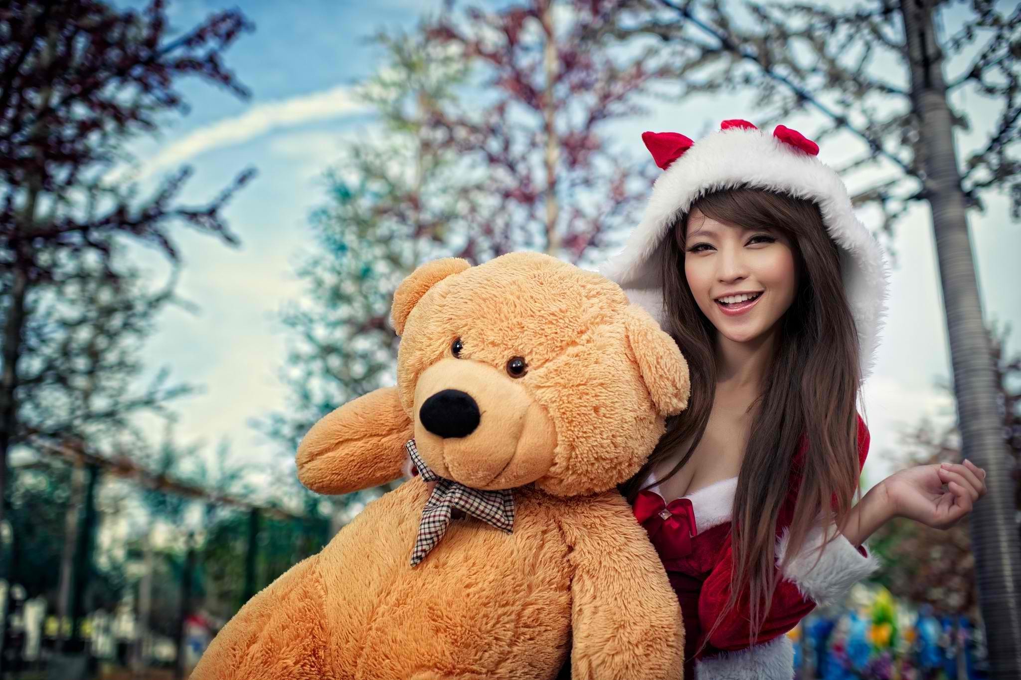 A big teddy friend