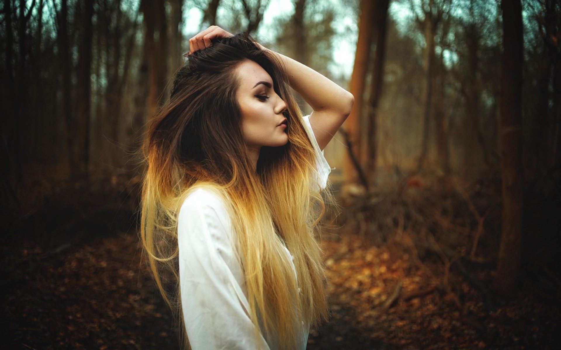 Обои лицо солнечный свет деревья на рабочий стол