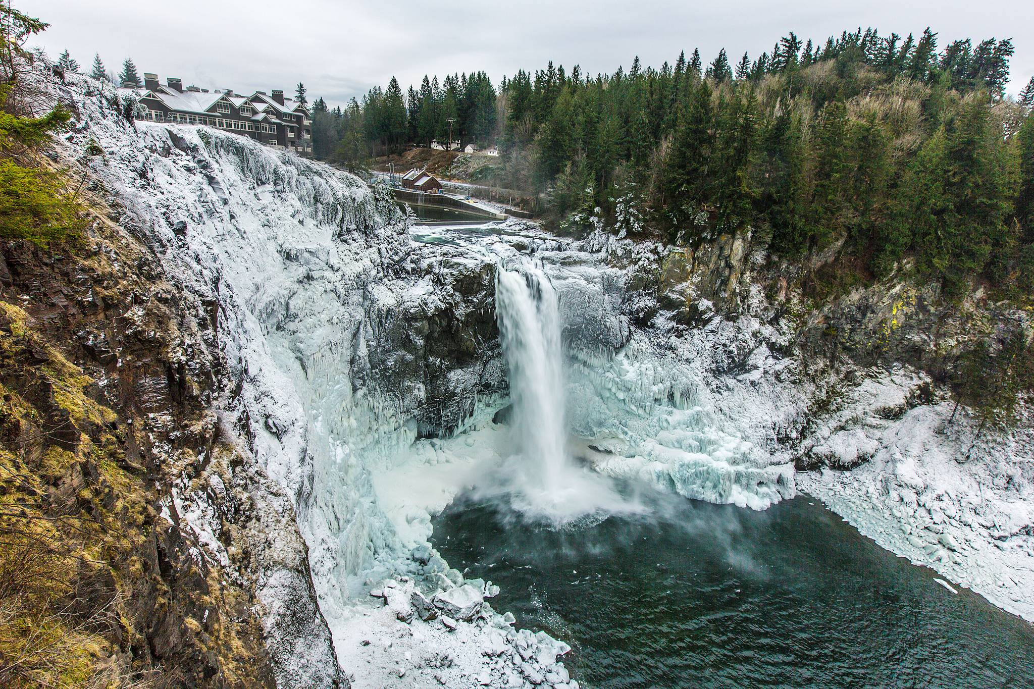 Обои Водопад Сноквалми Snoqualmie Falls США на рабочий стол