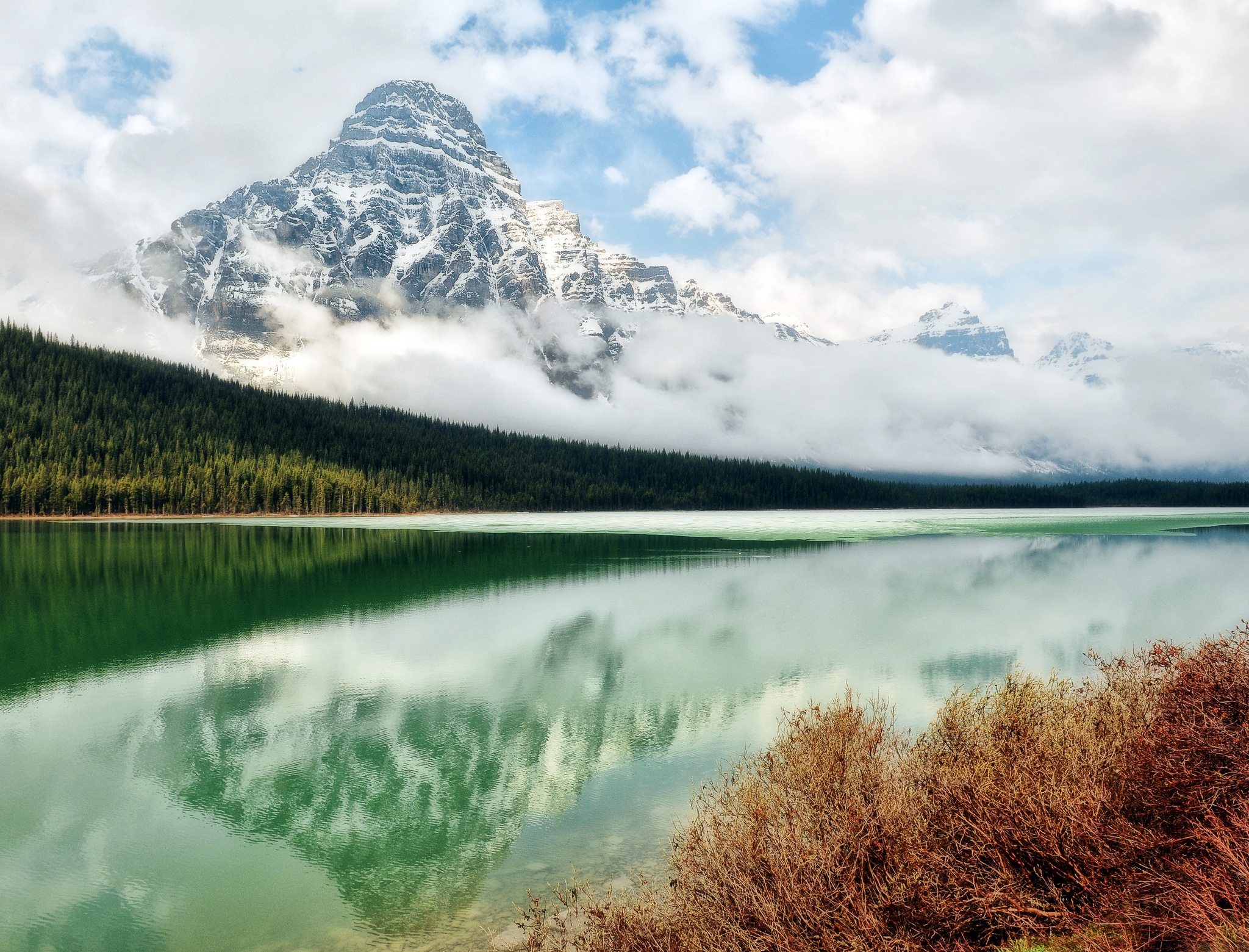 Wallpapers mountains clouds lake on the desktop