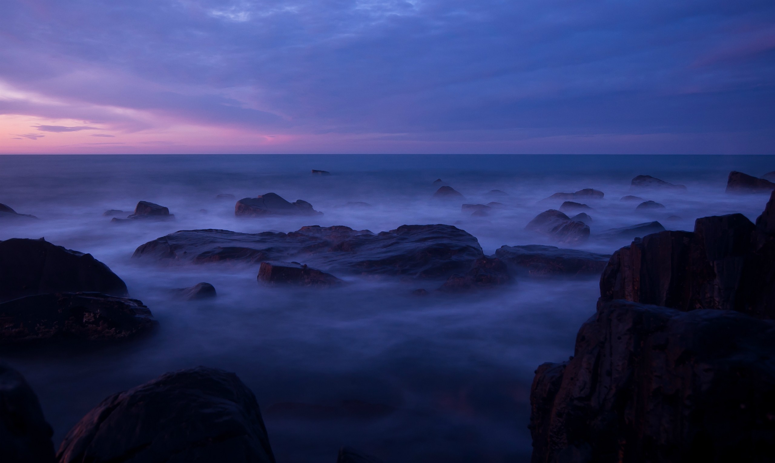 Free photo Steam over the evening sea