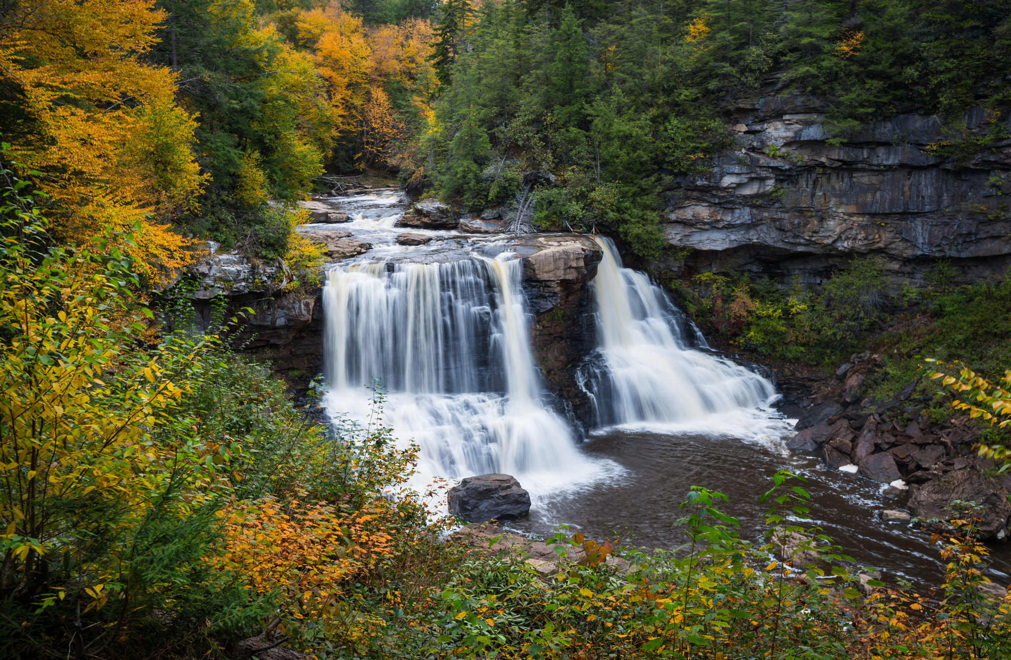 Обои Blackwater Falls West Virginia водопад на рабочий стол