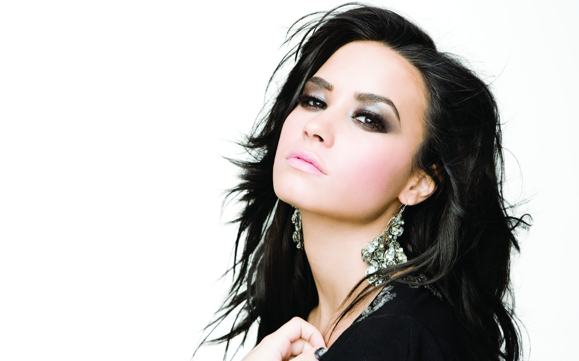 Wallpapers woman Demi Lovato hairstyle on the desktop