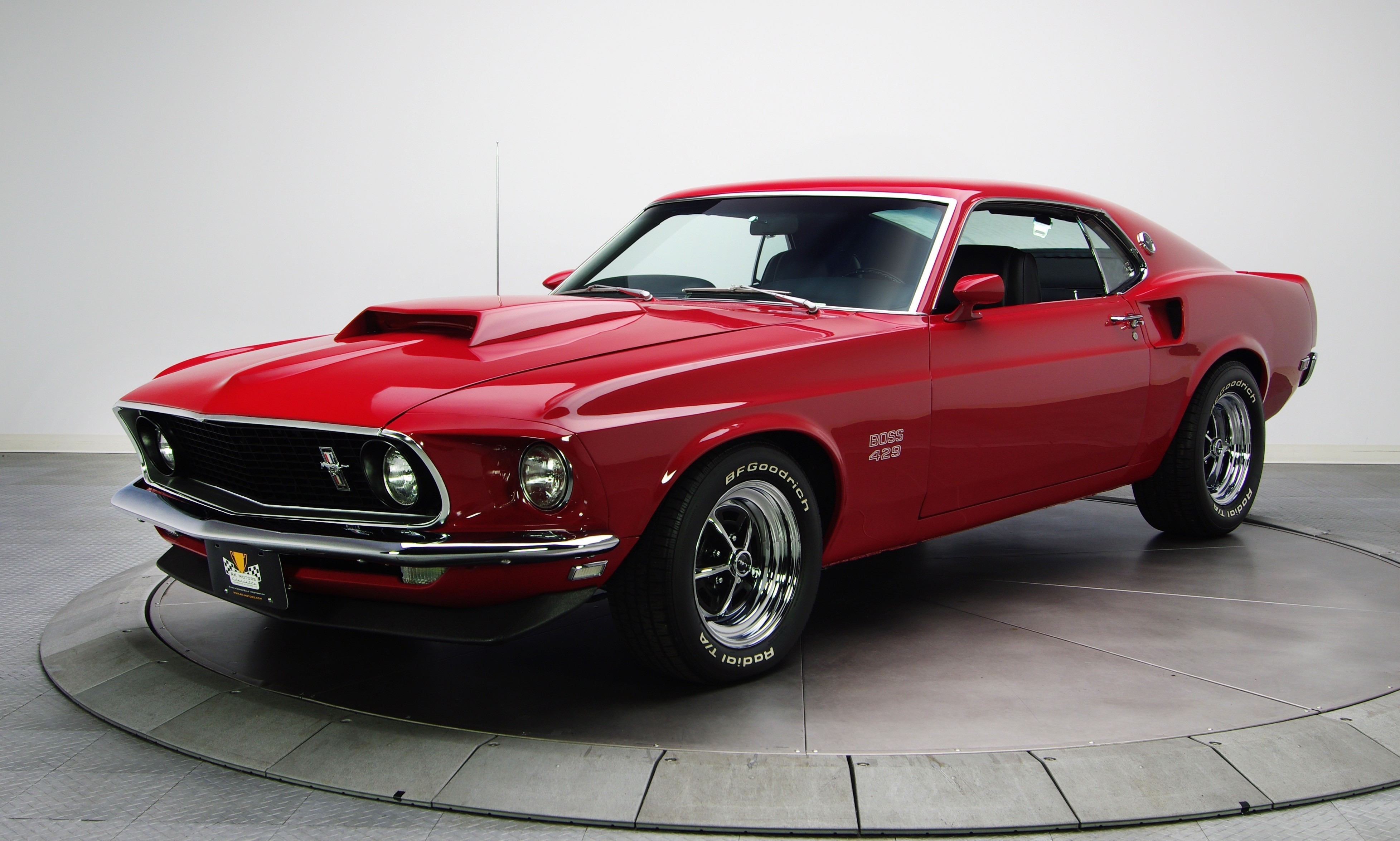 Free photo Red Ford Mustang Oil Car