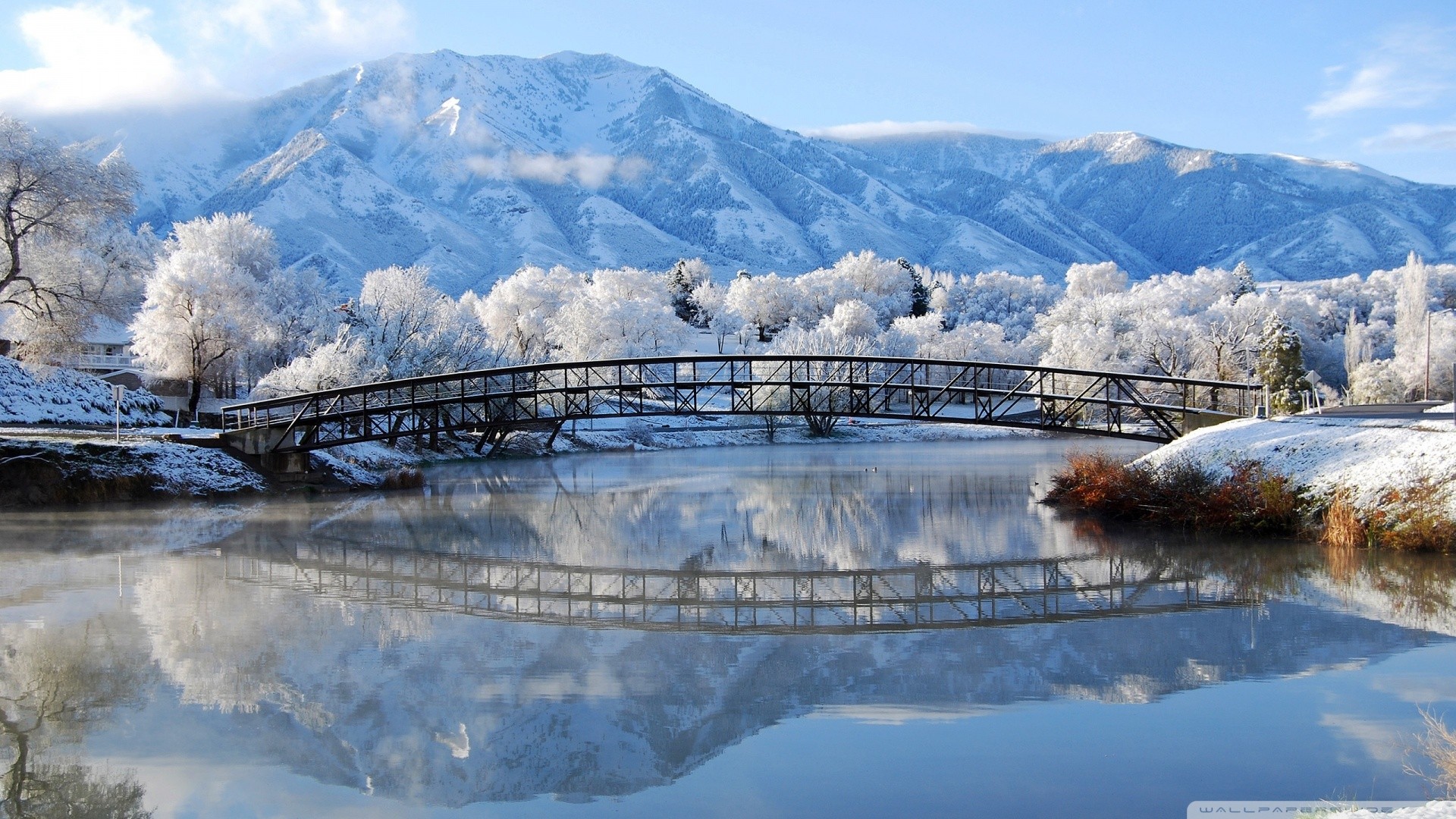 桌面上的壁纸景观 山区 湖
