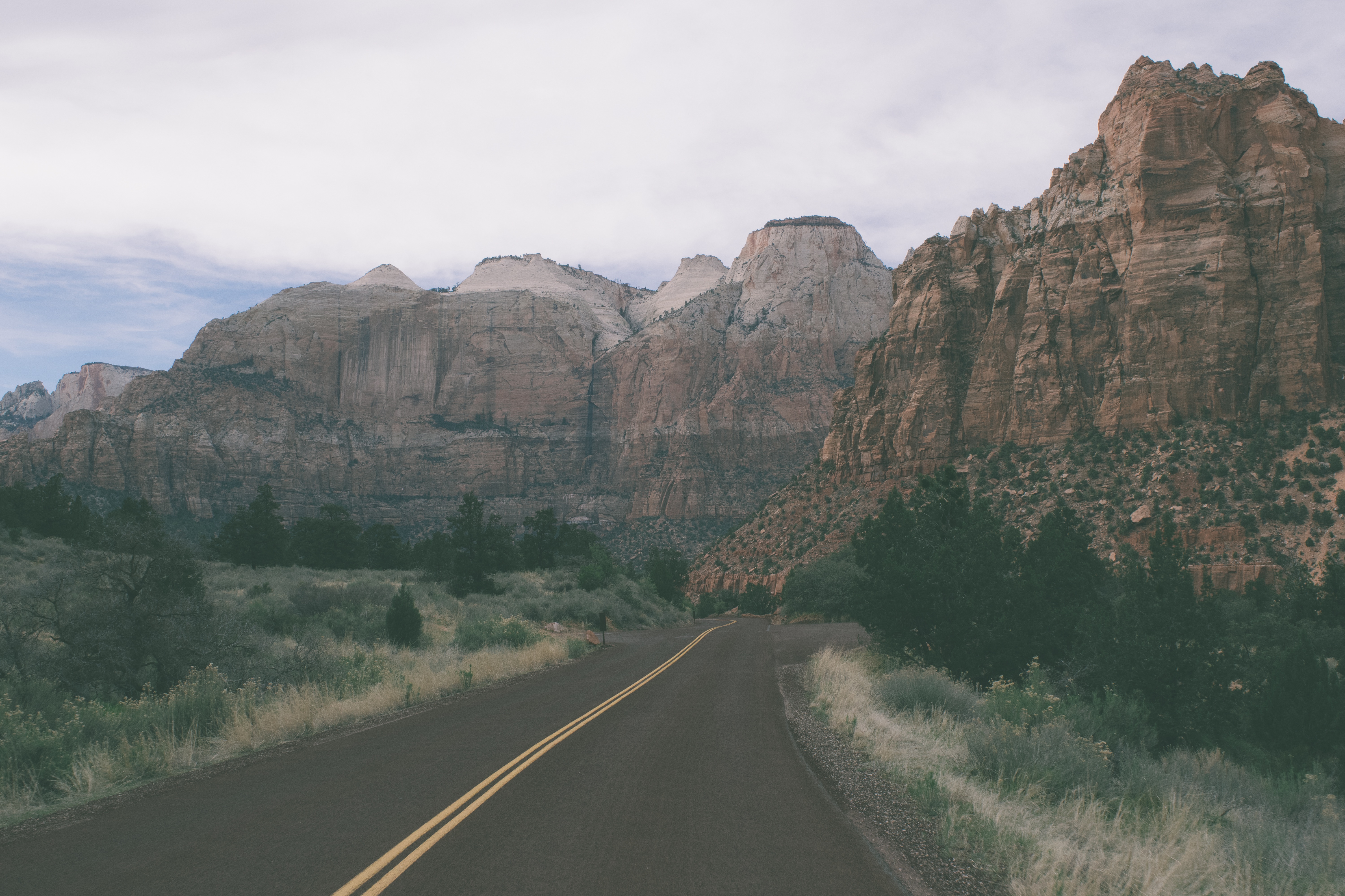 Free photo The road near Badlands Park