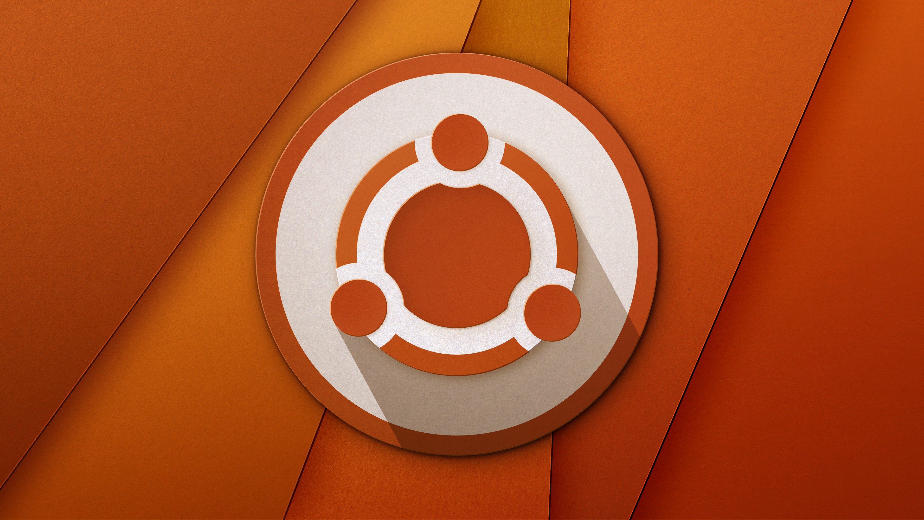 Оранжево белый Логотип Ubuntu