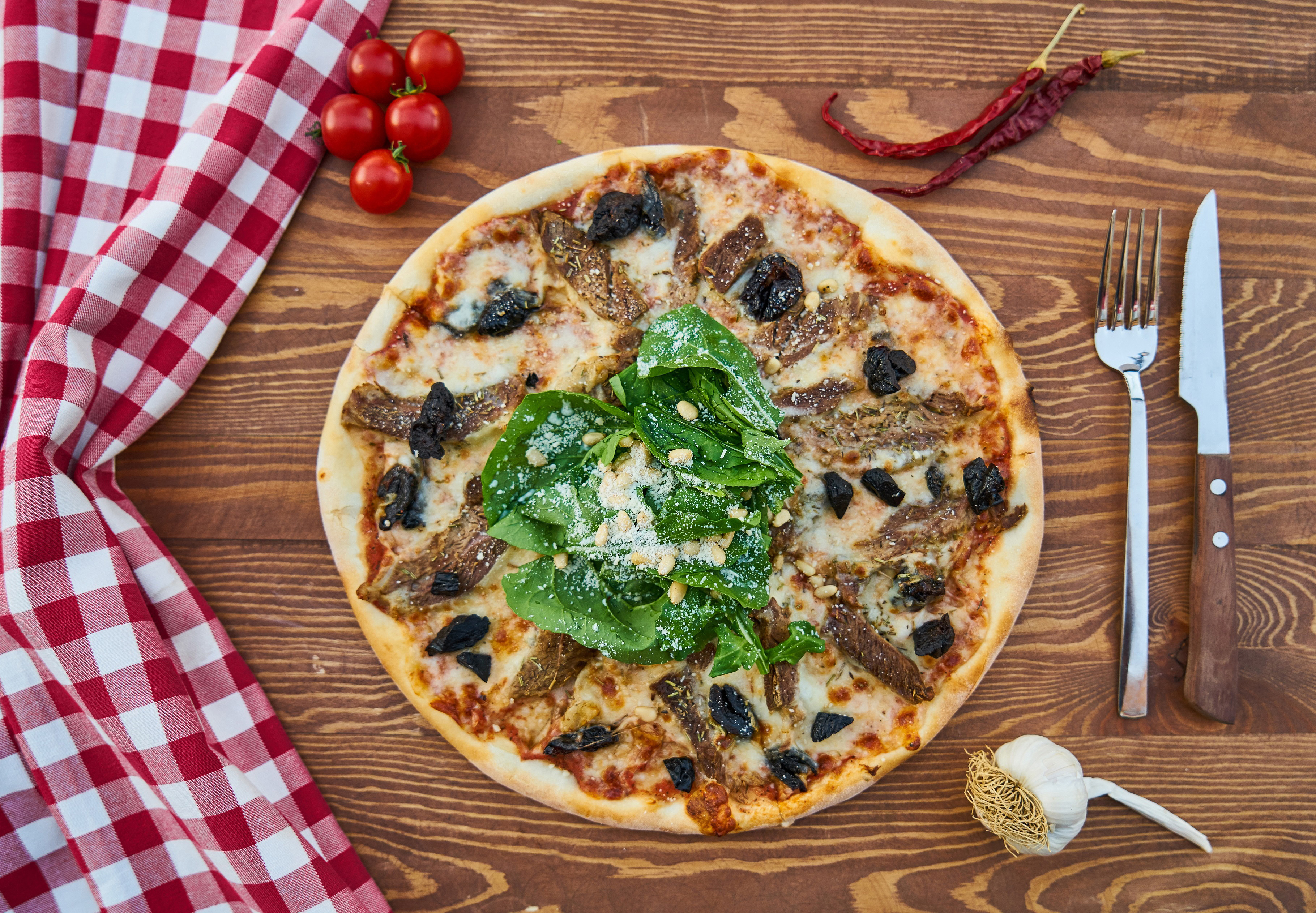 Free photo Elegant pizza feed