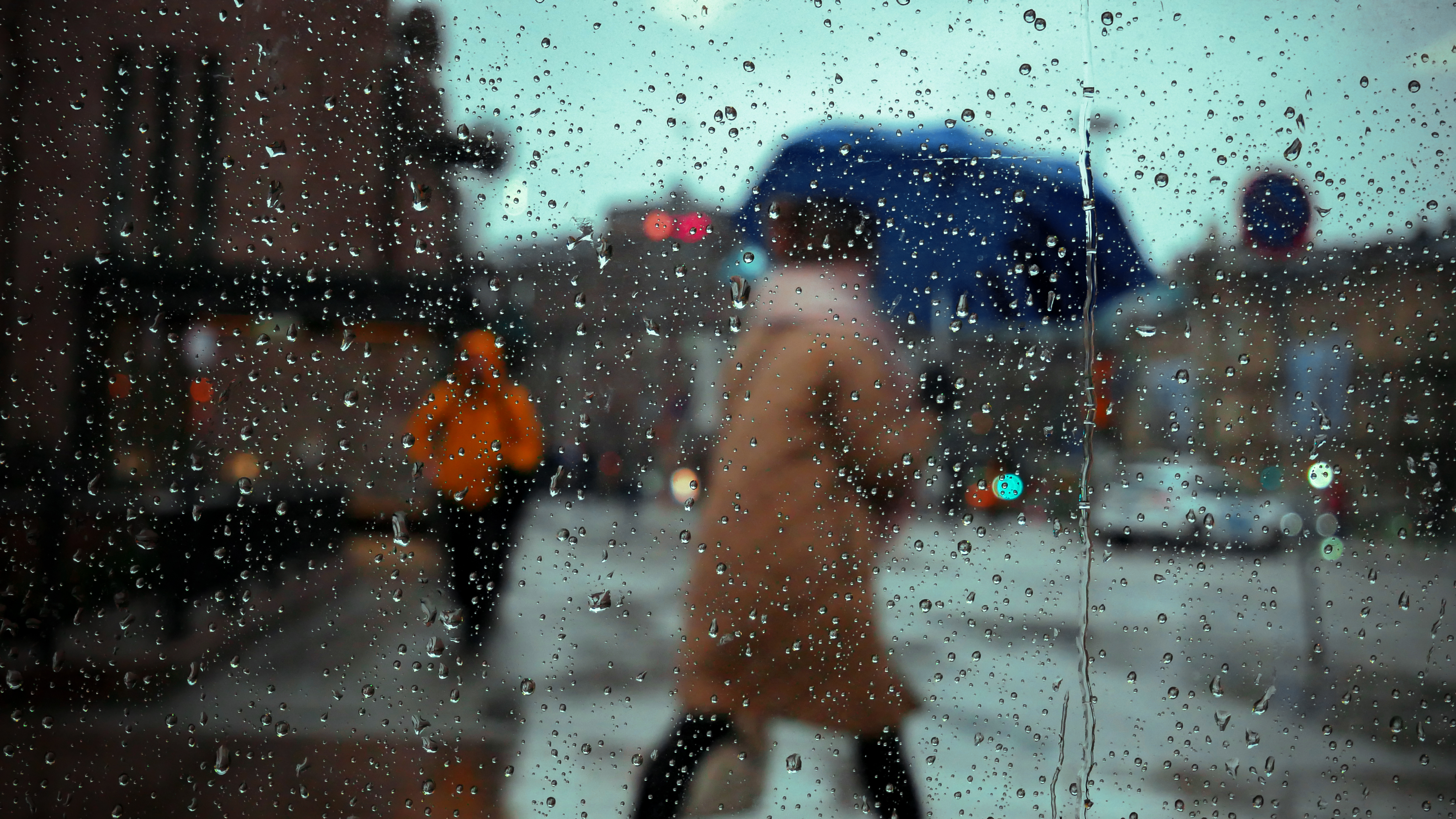 Wallpapers umbrella rain city on the desktop