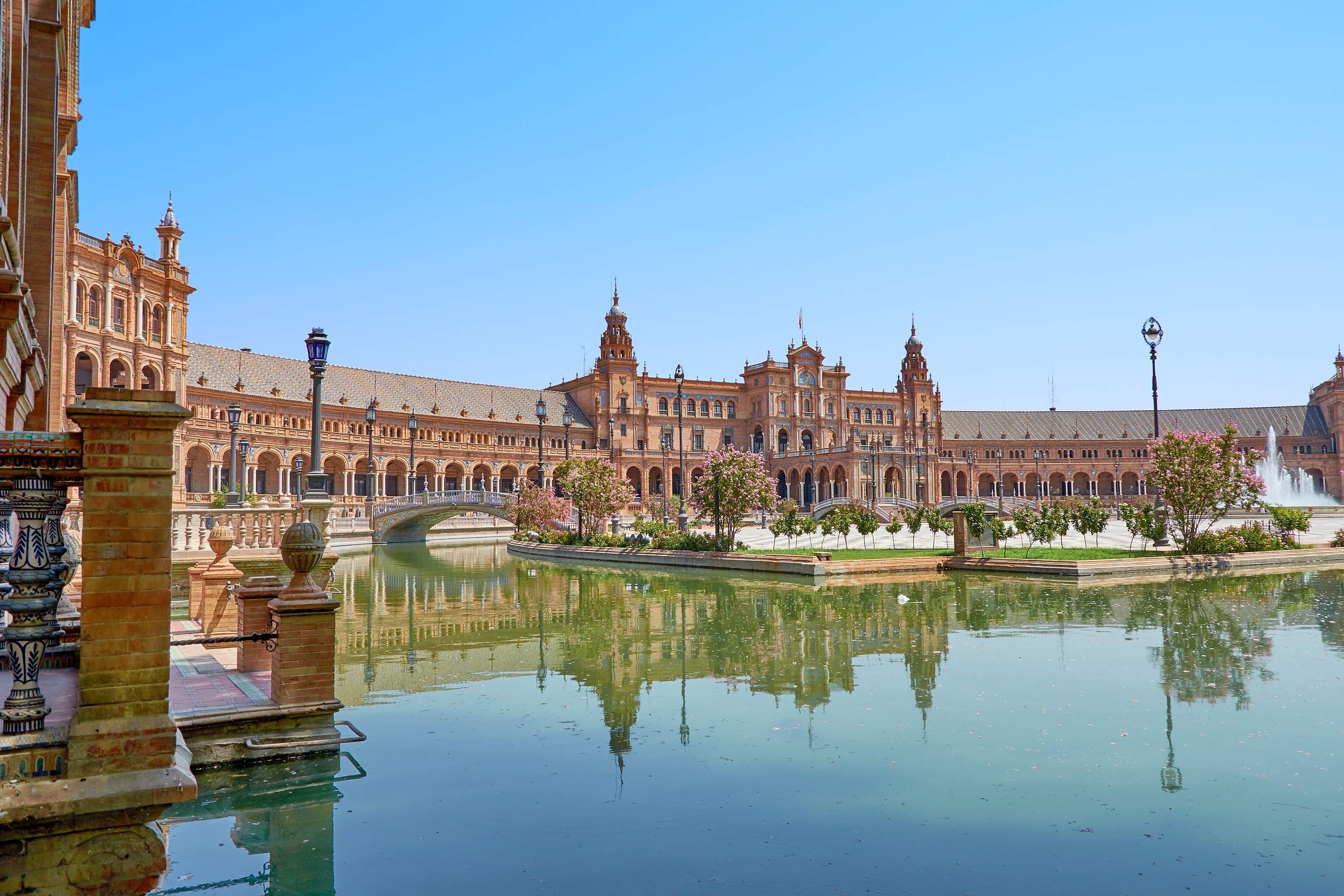 Free photo The Spanish city of Seville on a warm afternoon.