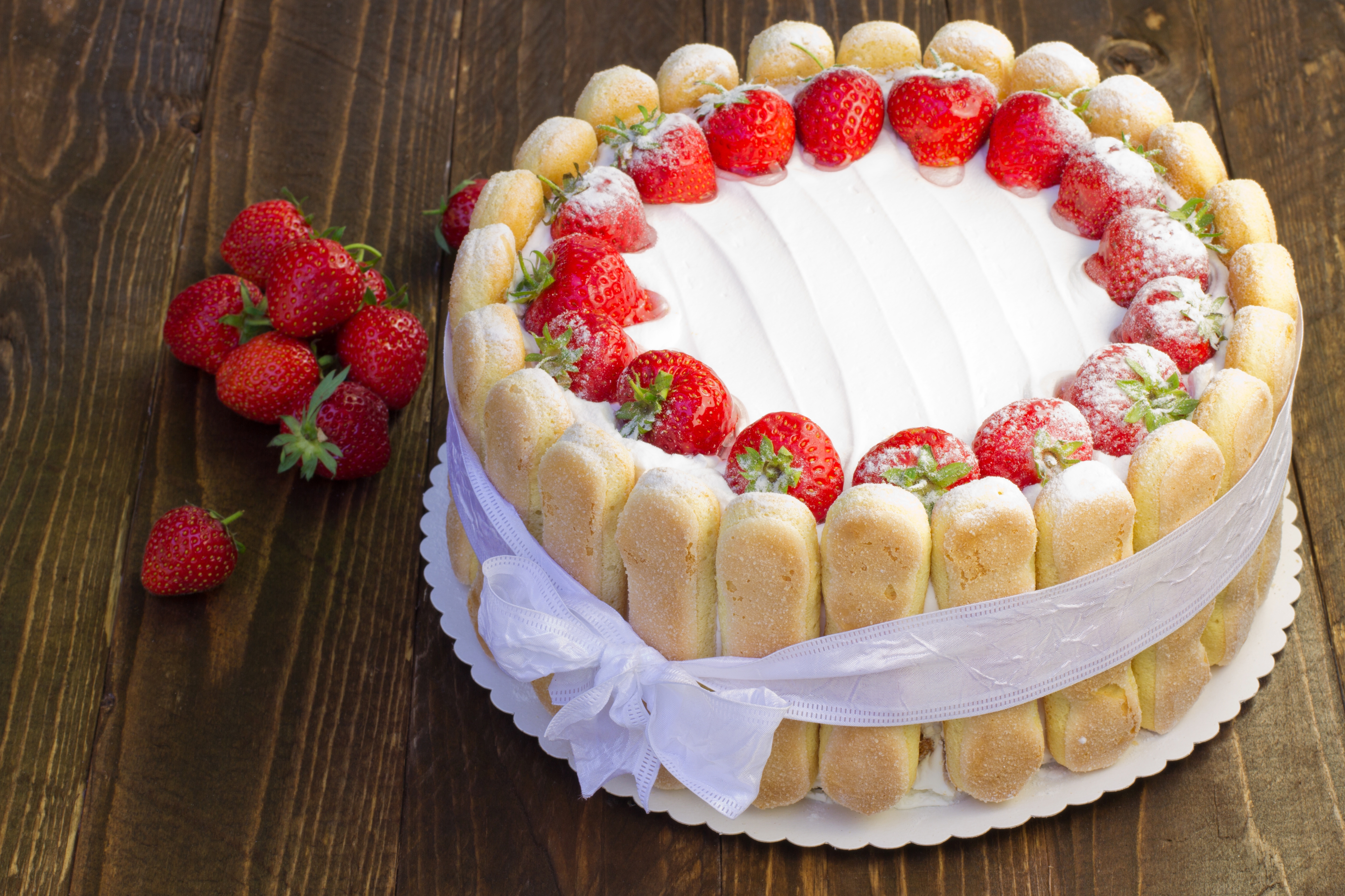 Free photo Strawberry cake