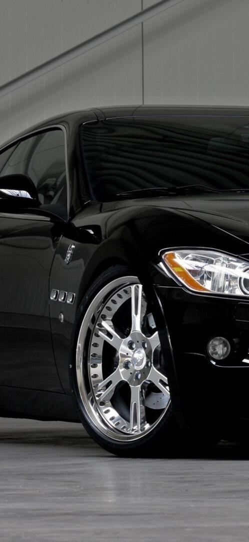 Бесплатное фото Красивый черный Maserati