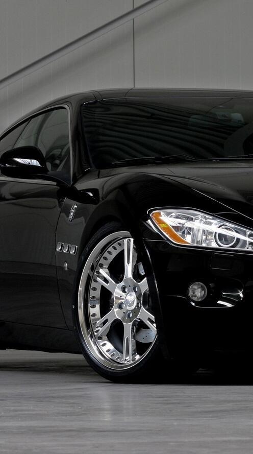 Бесплатное фото Красивый черный Maserati