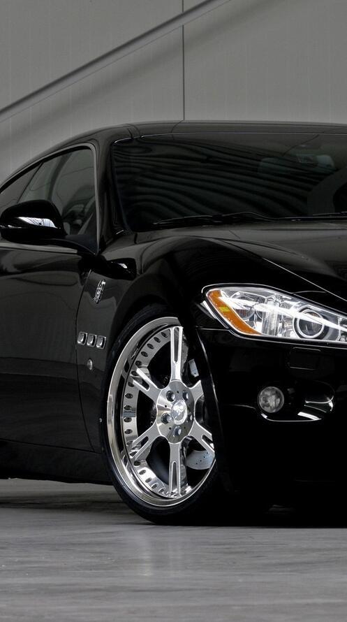 Бесплатное фото Красивый черный Maserati