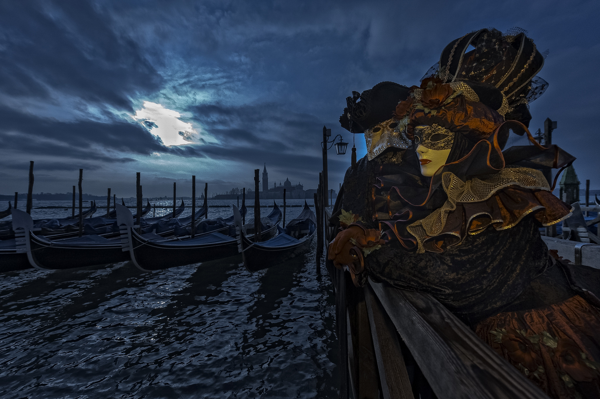 Wallpapers Venetian masks Venetian costume carnival in venice on the desktop