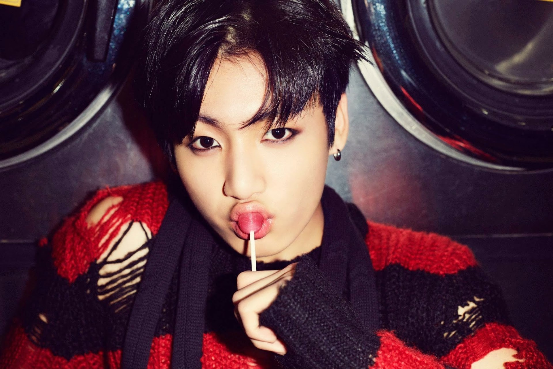 Обои модель портрет красный на рабочий стол