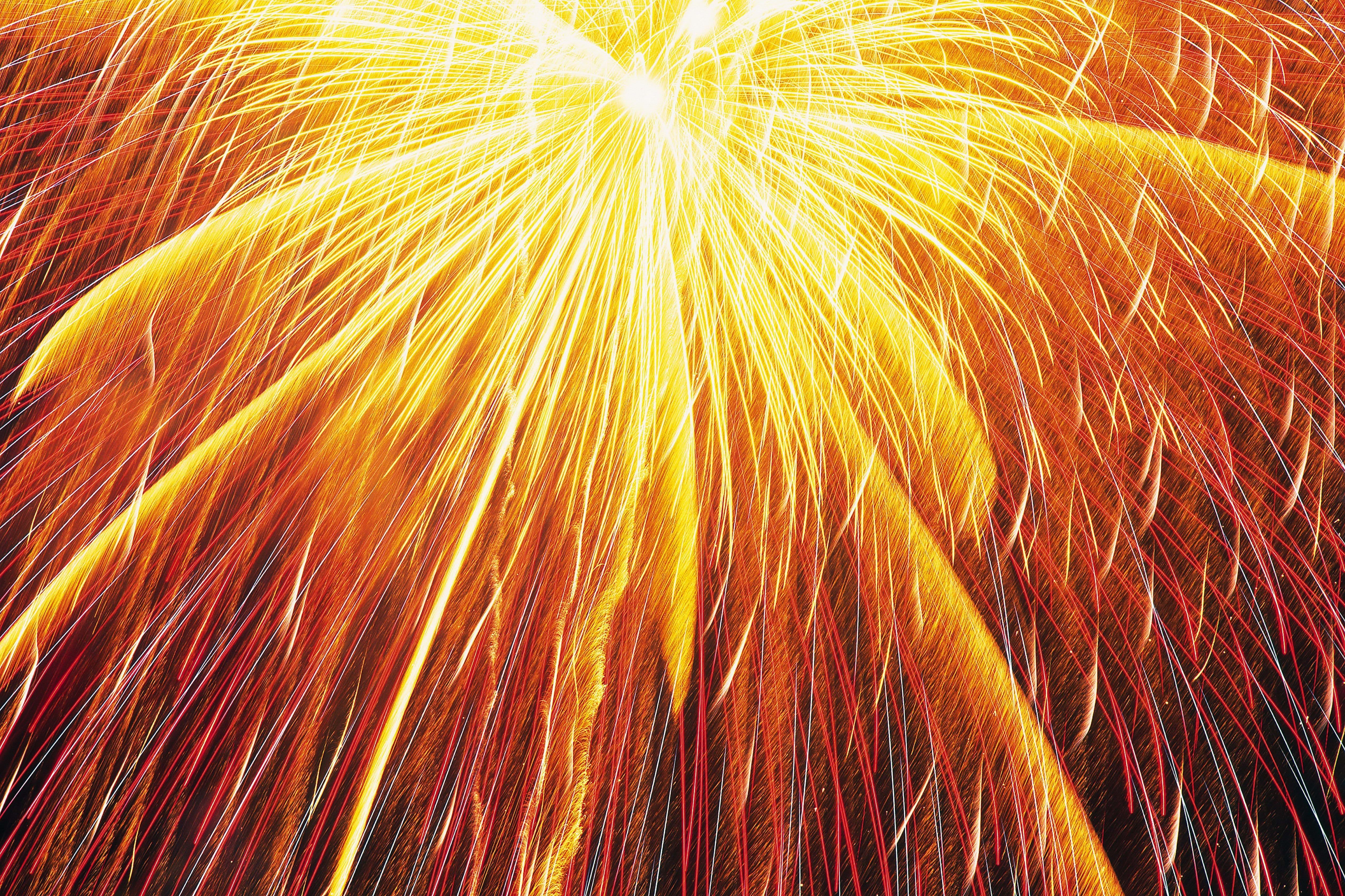 Обои фейерверк огонь линии на рабочий стол