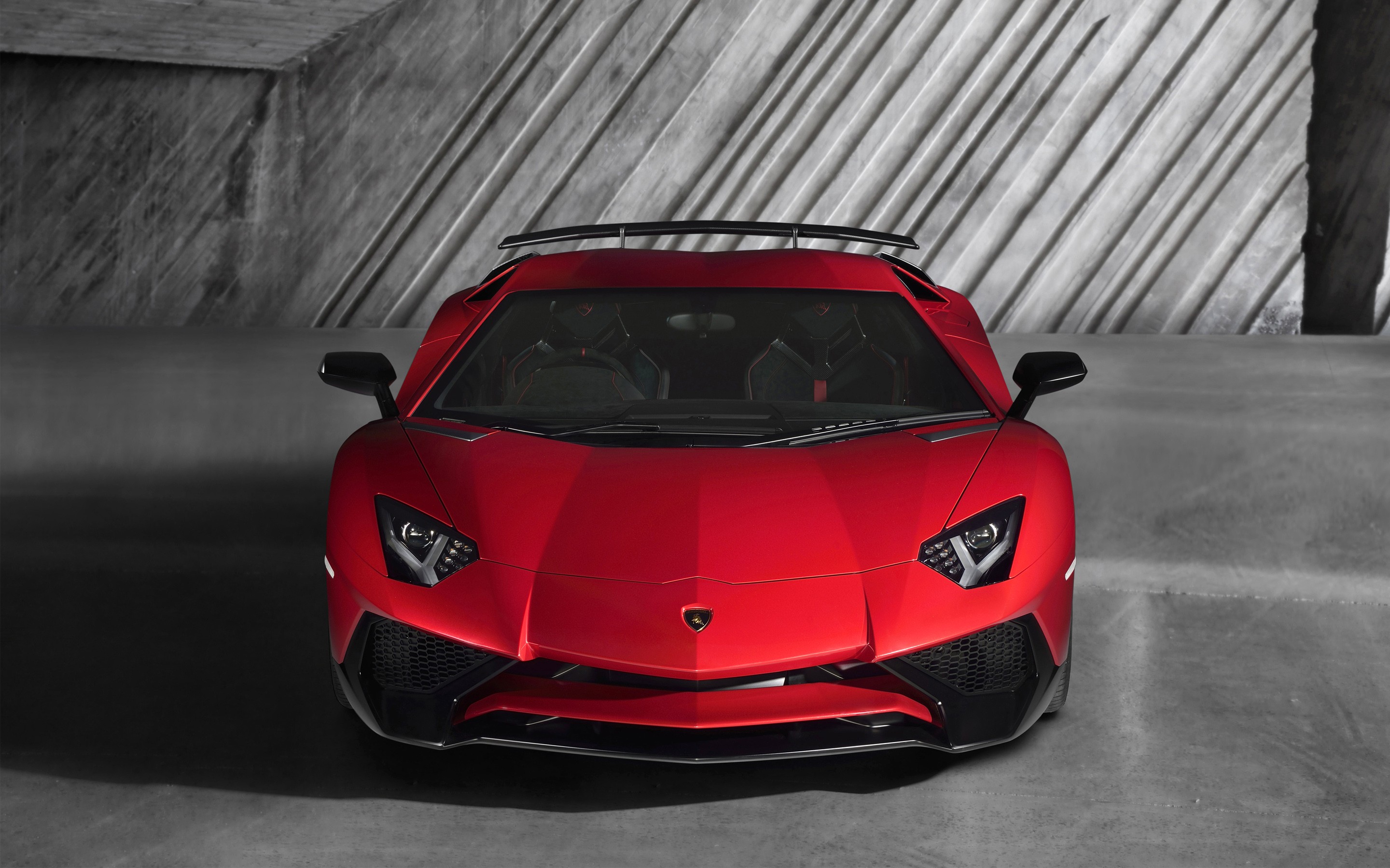 桌面上的壁纸兰博基尼 Aventador 樱花 多彩