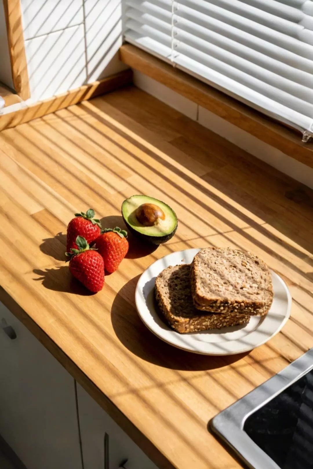 Солнечное утро на кухне