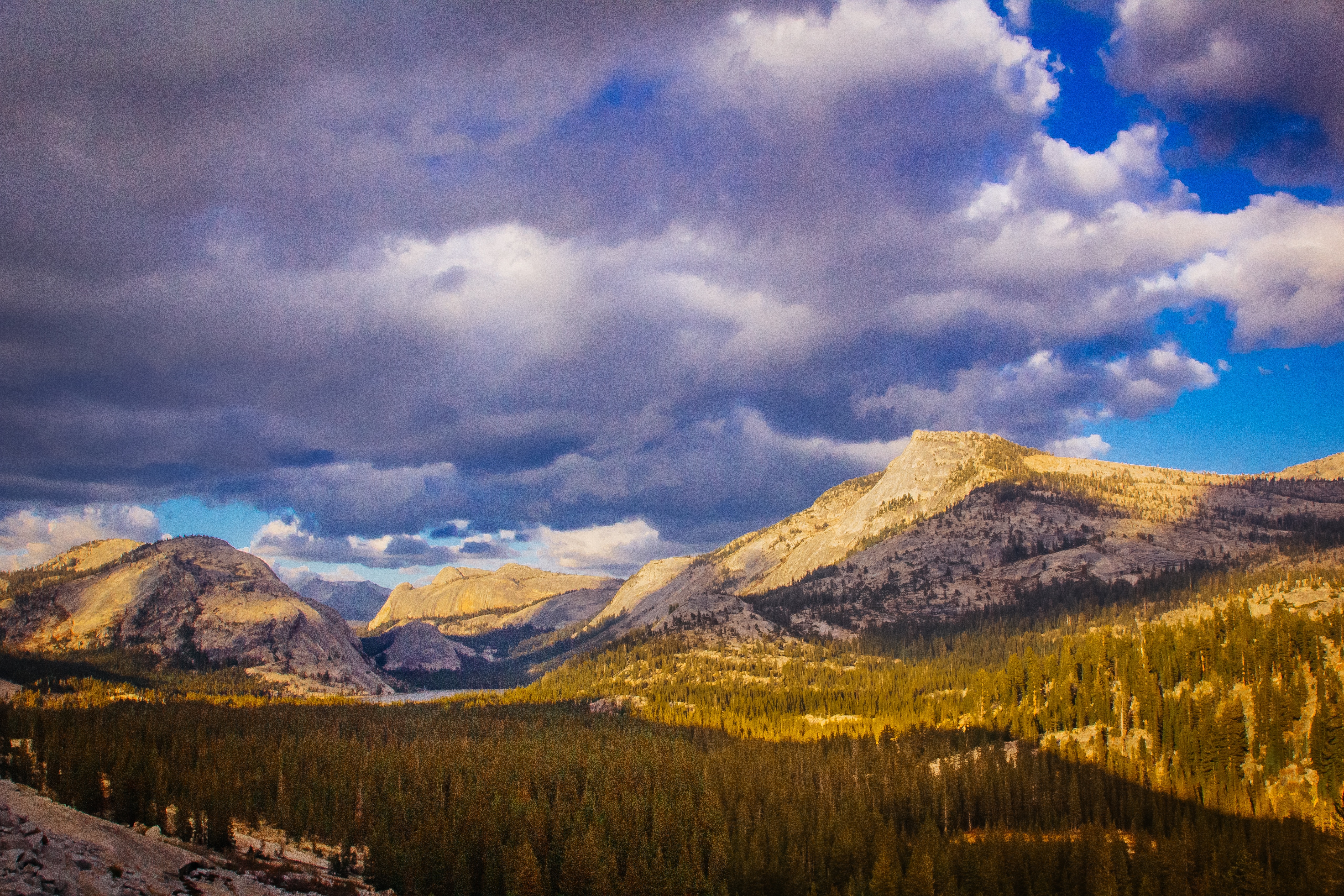 Free photo Alpine mountains in summer