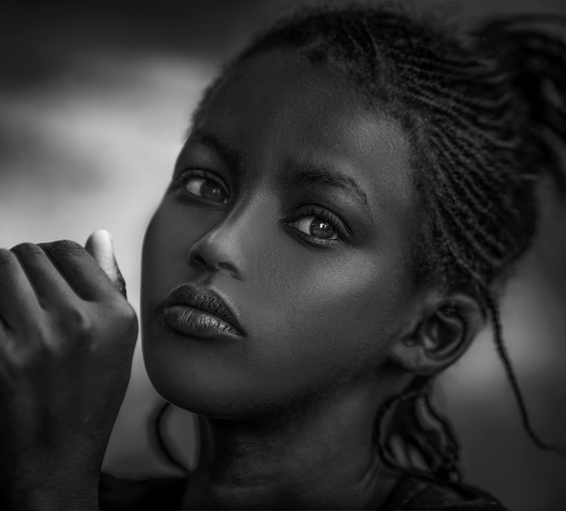 Free photo A little dark-skinned girl