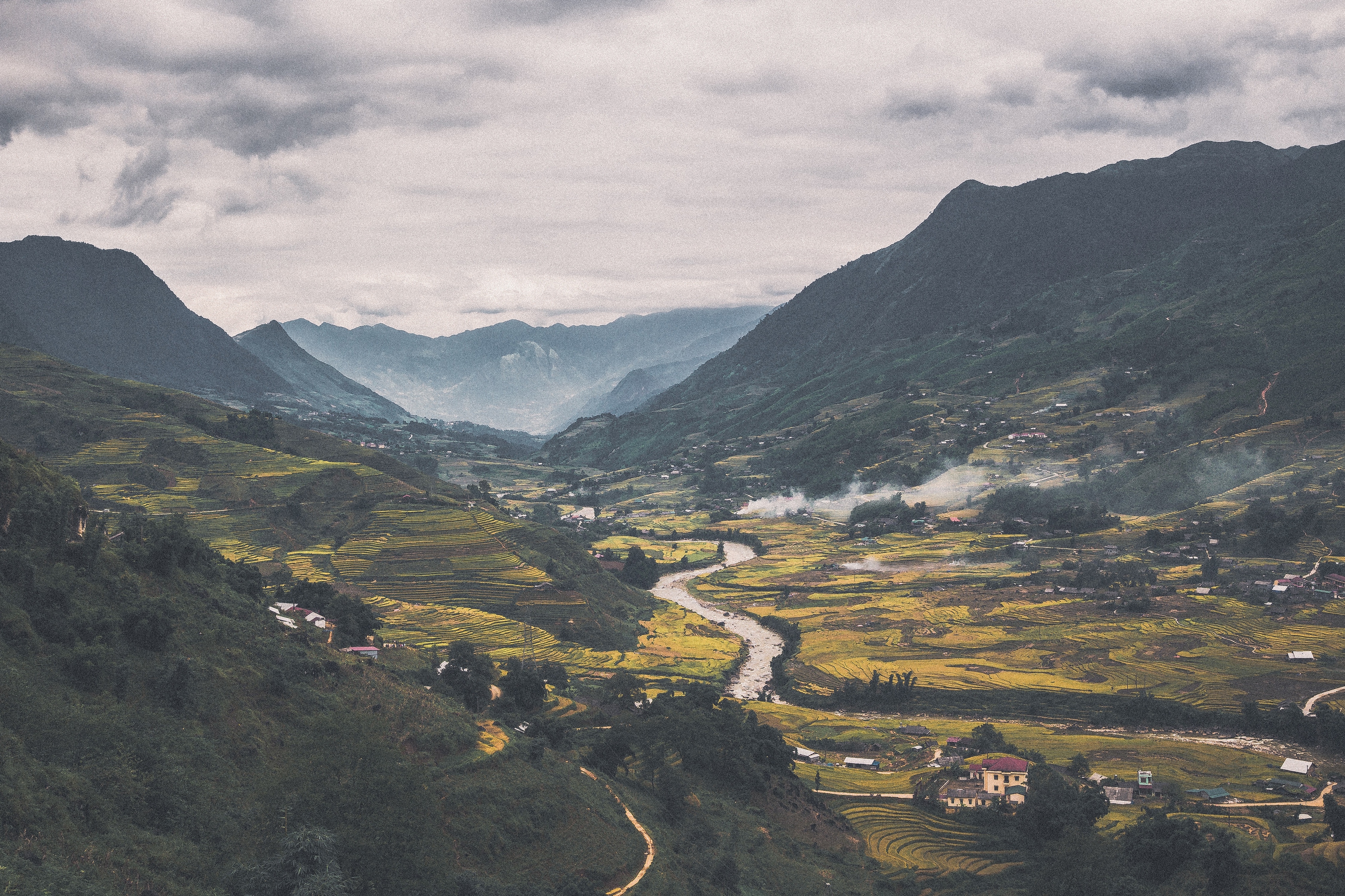 Free photo A river in the valley of the mountains