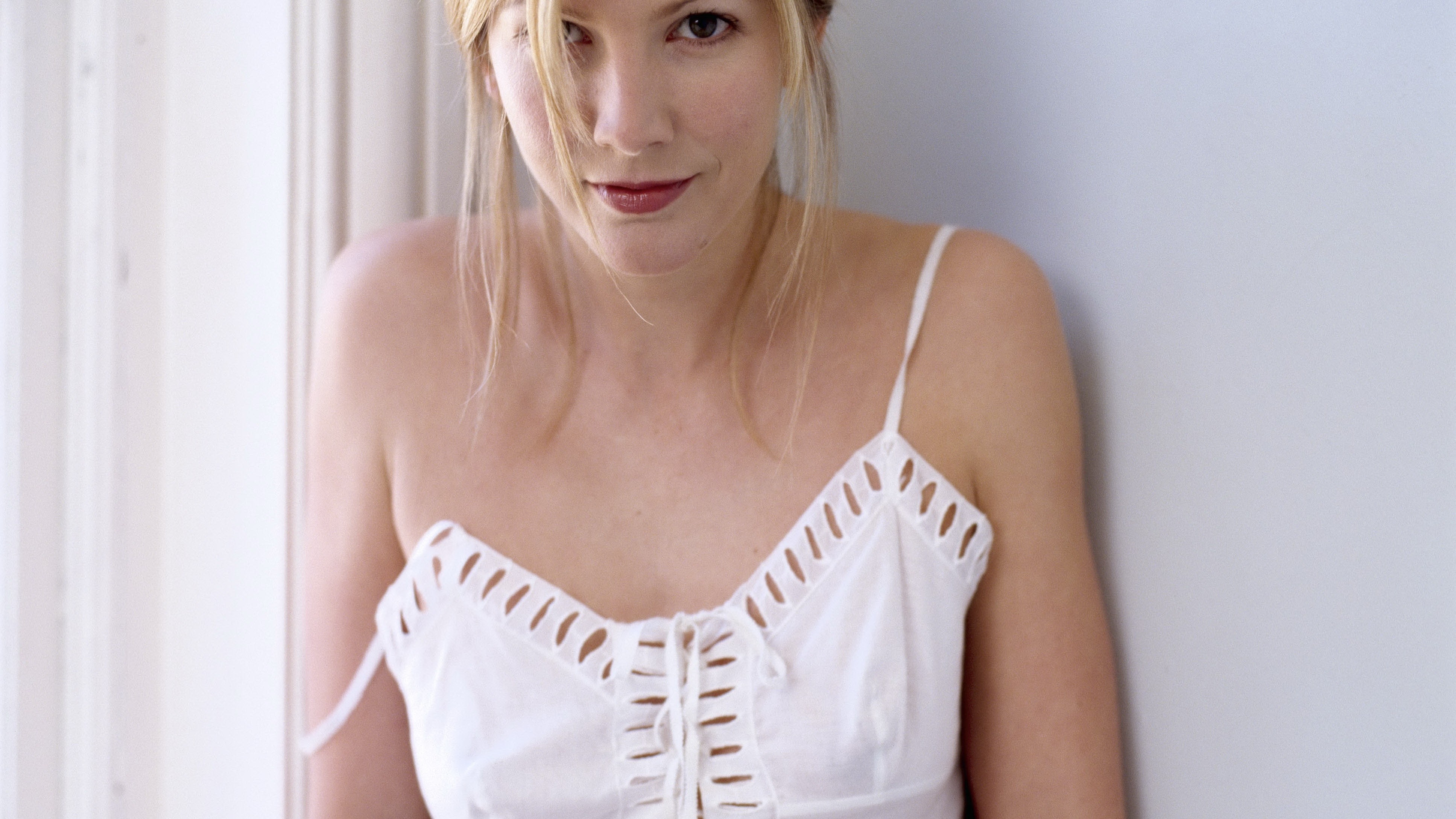 桌面上的壁纸白色 模型 金发