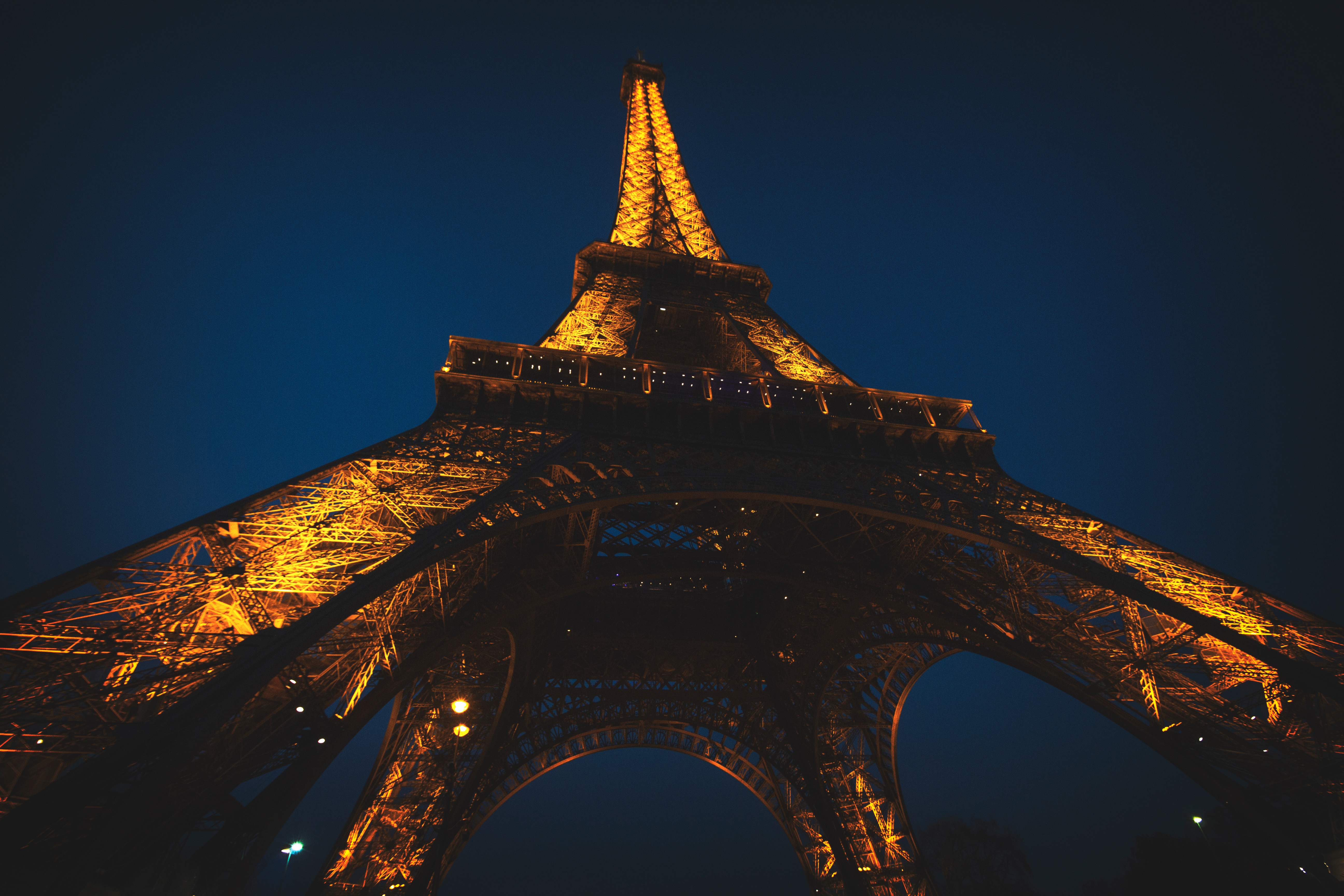Wallpapers light architecture night on the desktop