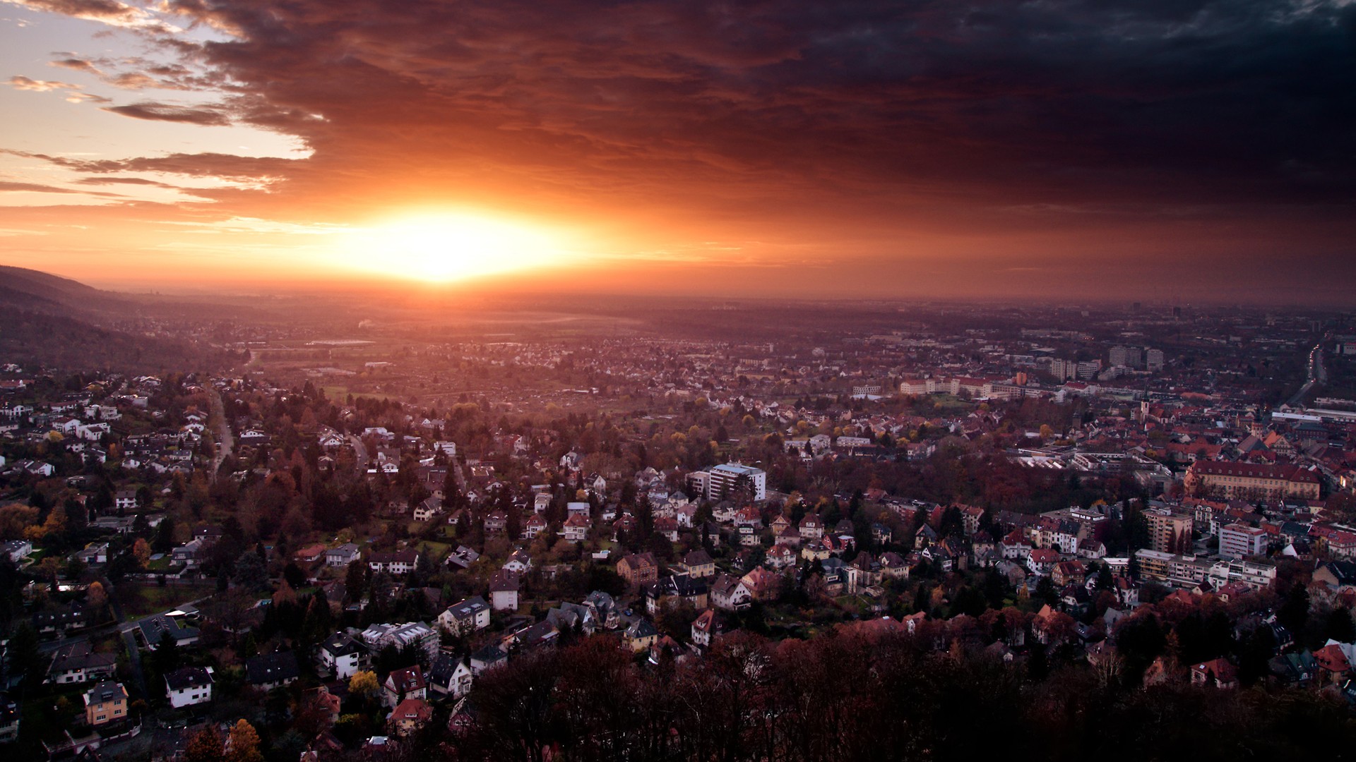 Free photo The big city at sunset