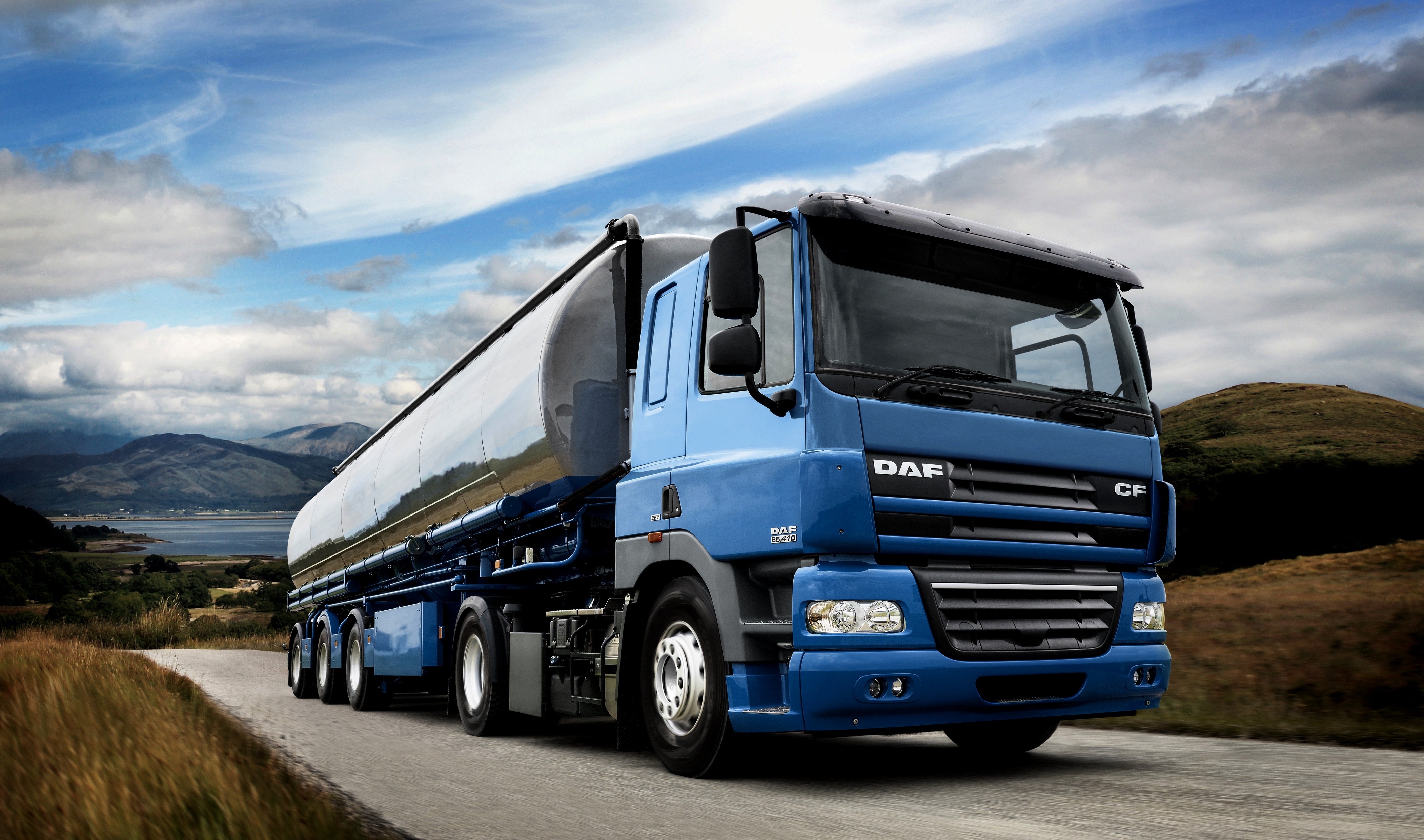 Wallpapers blue truck wallpaper daf cf85 on the desktop