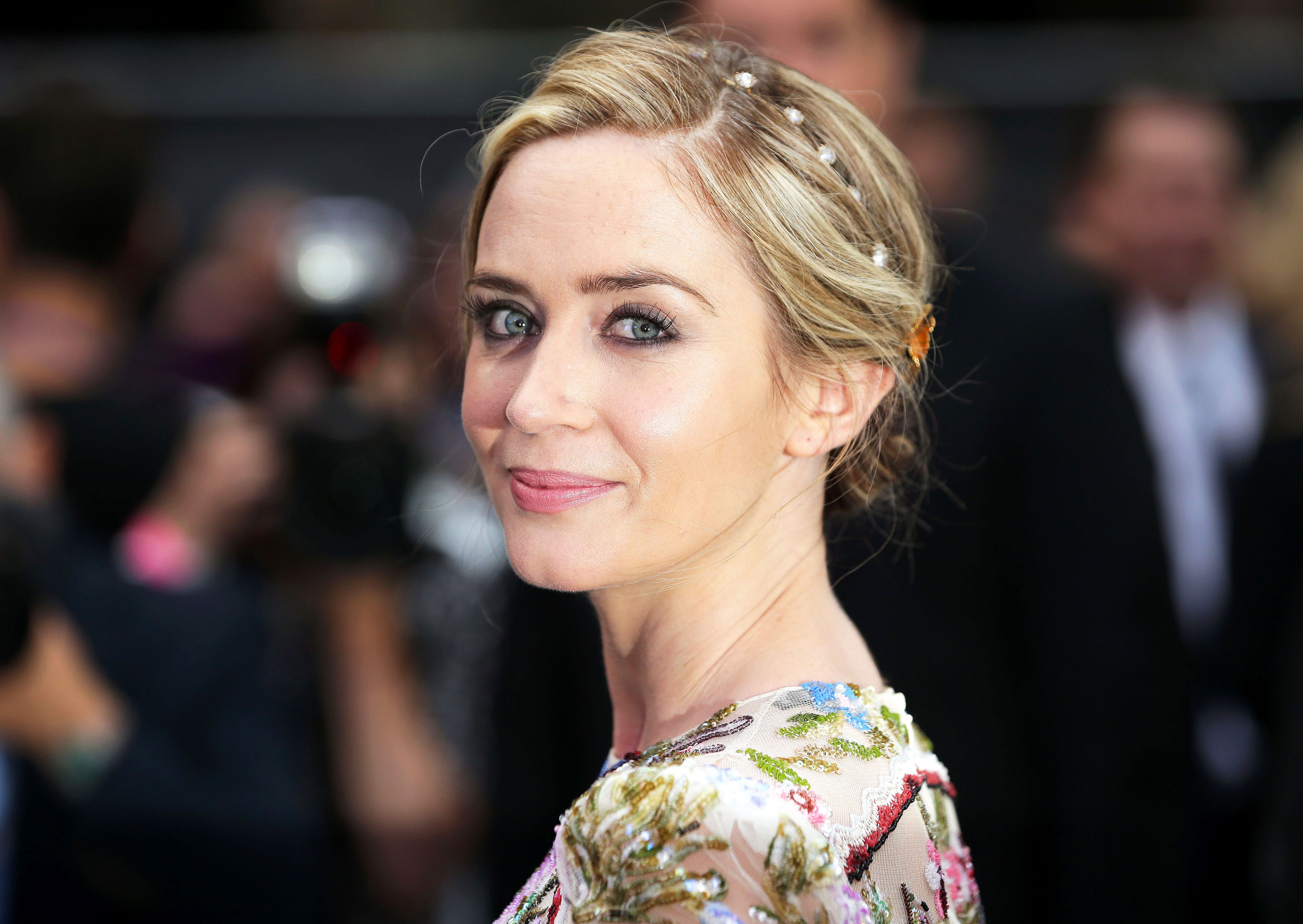 Wallpapers Emily Blunt blonde actress on the desktop