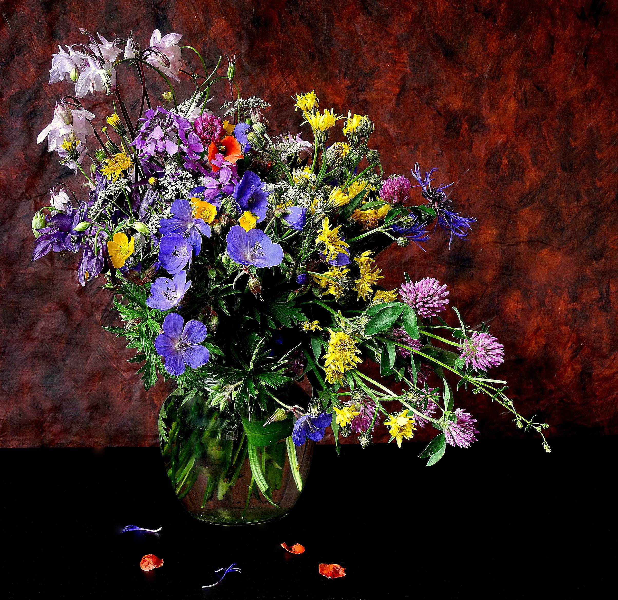 Wallpapers a still-life vase wildflowers on the desktop