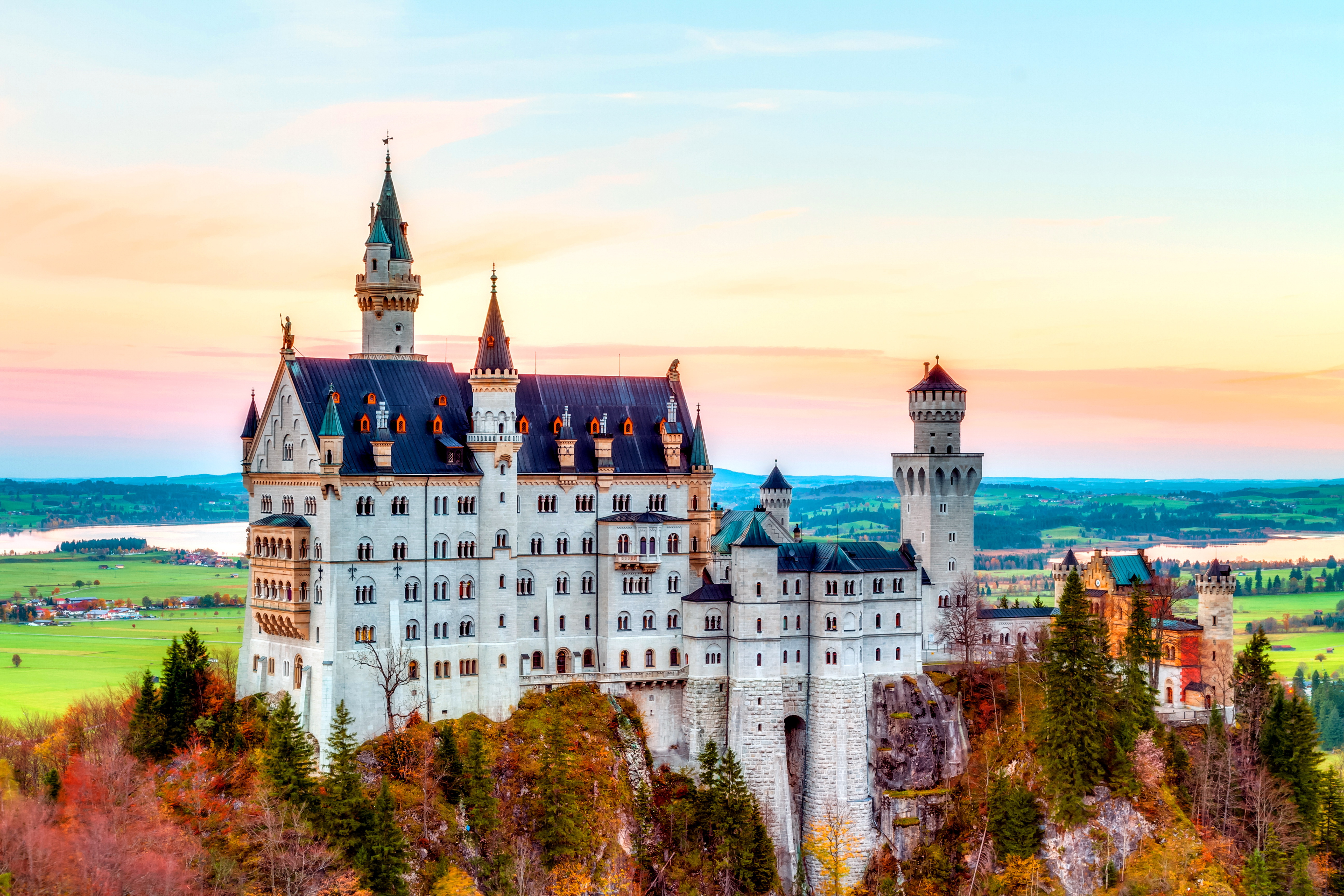 Free photo Scenic view of Neuschwanstein Castle