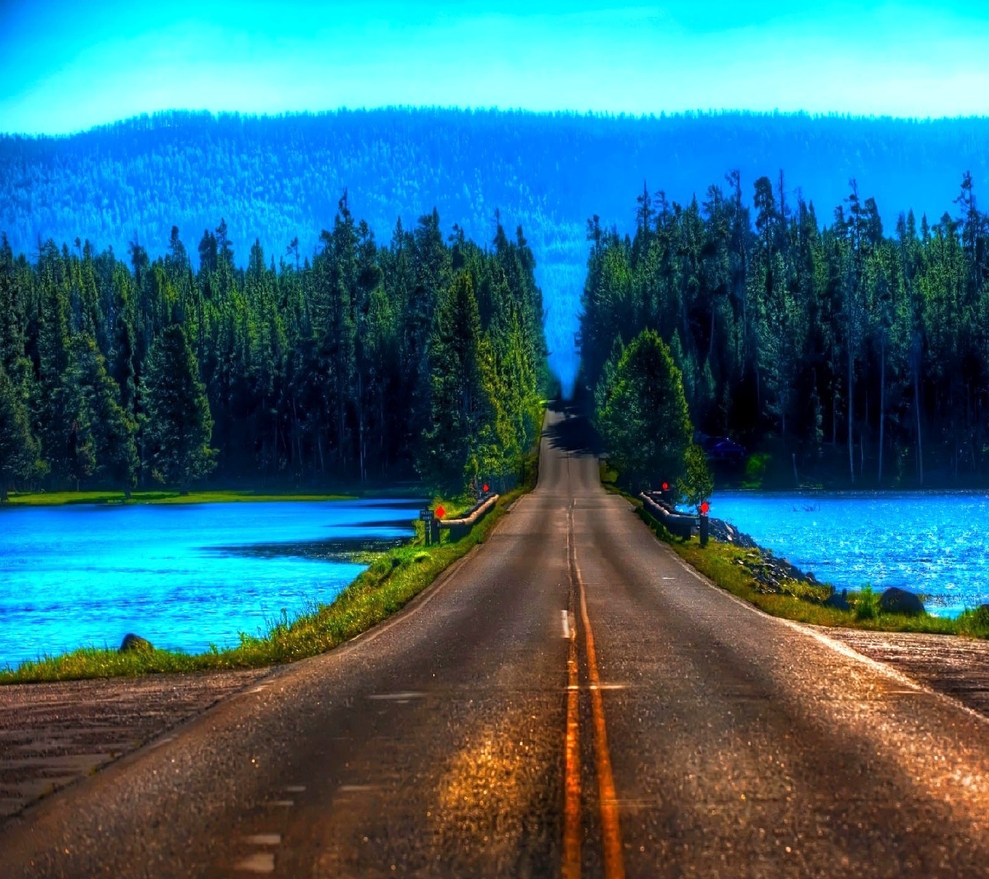 The road dividing blue lake