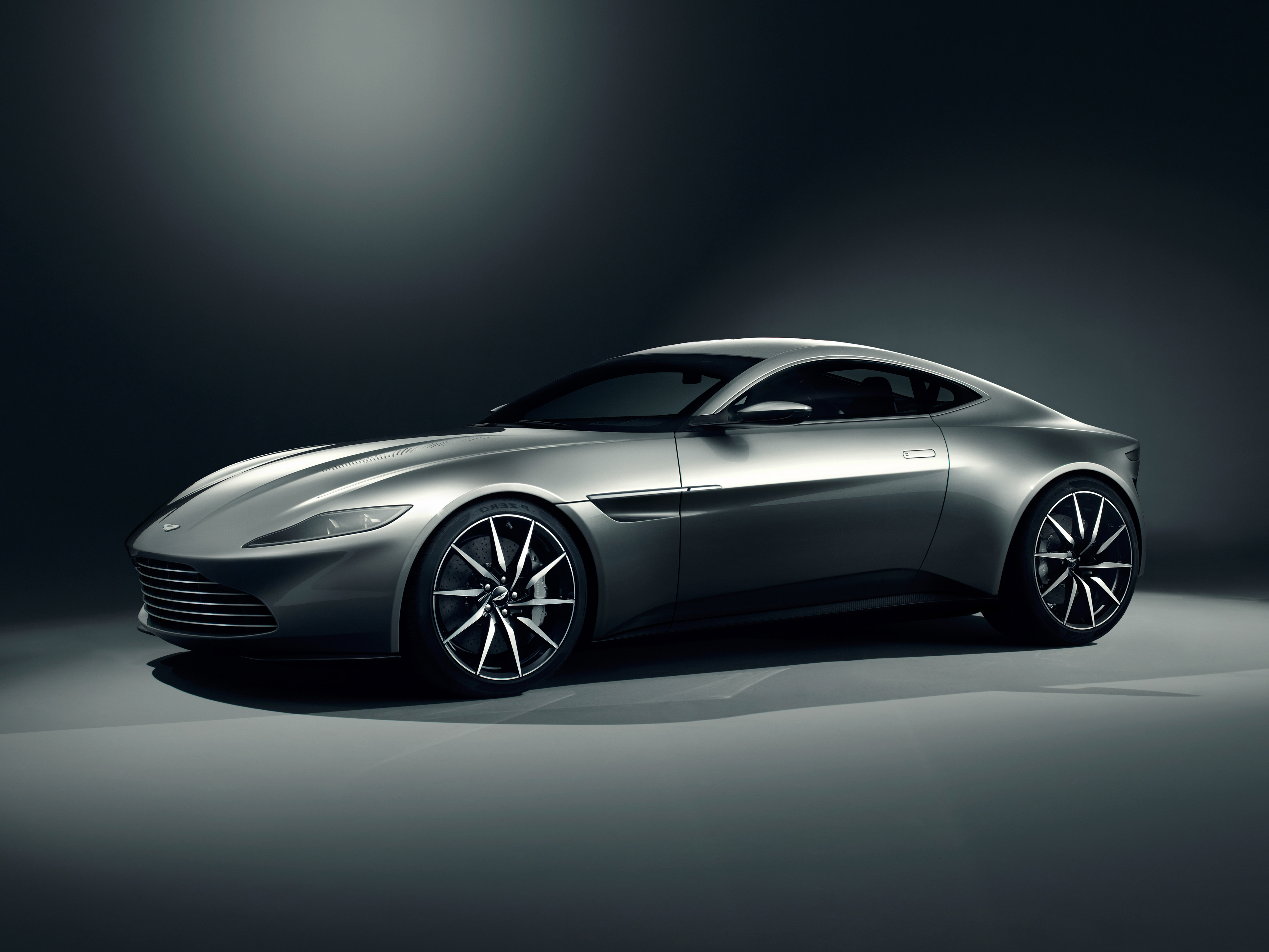 Обои Aston Martin серая машина вид сбоку на рабочий стол