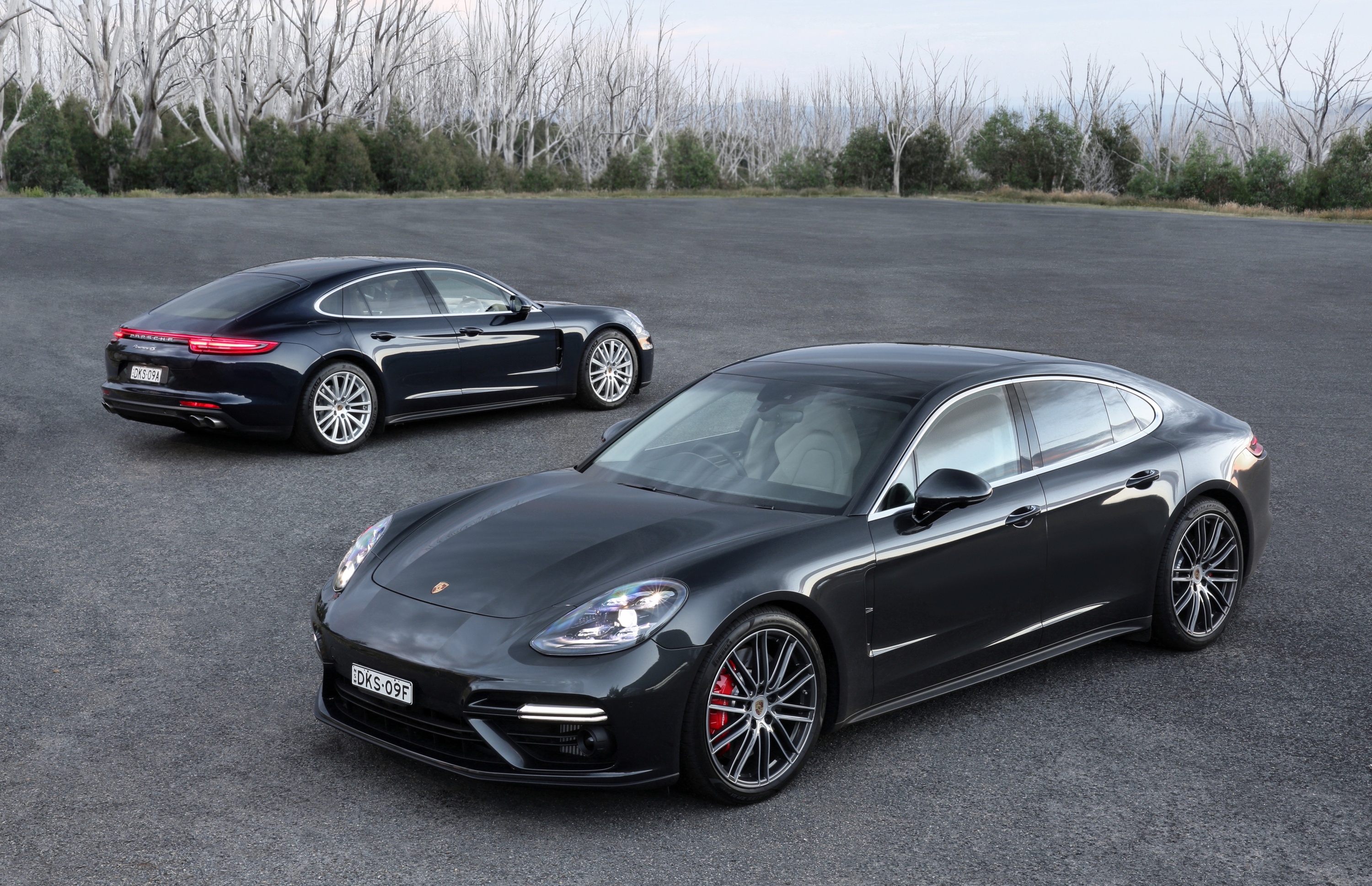 Free photo Porsche panamera in black