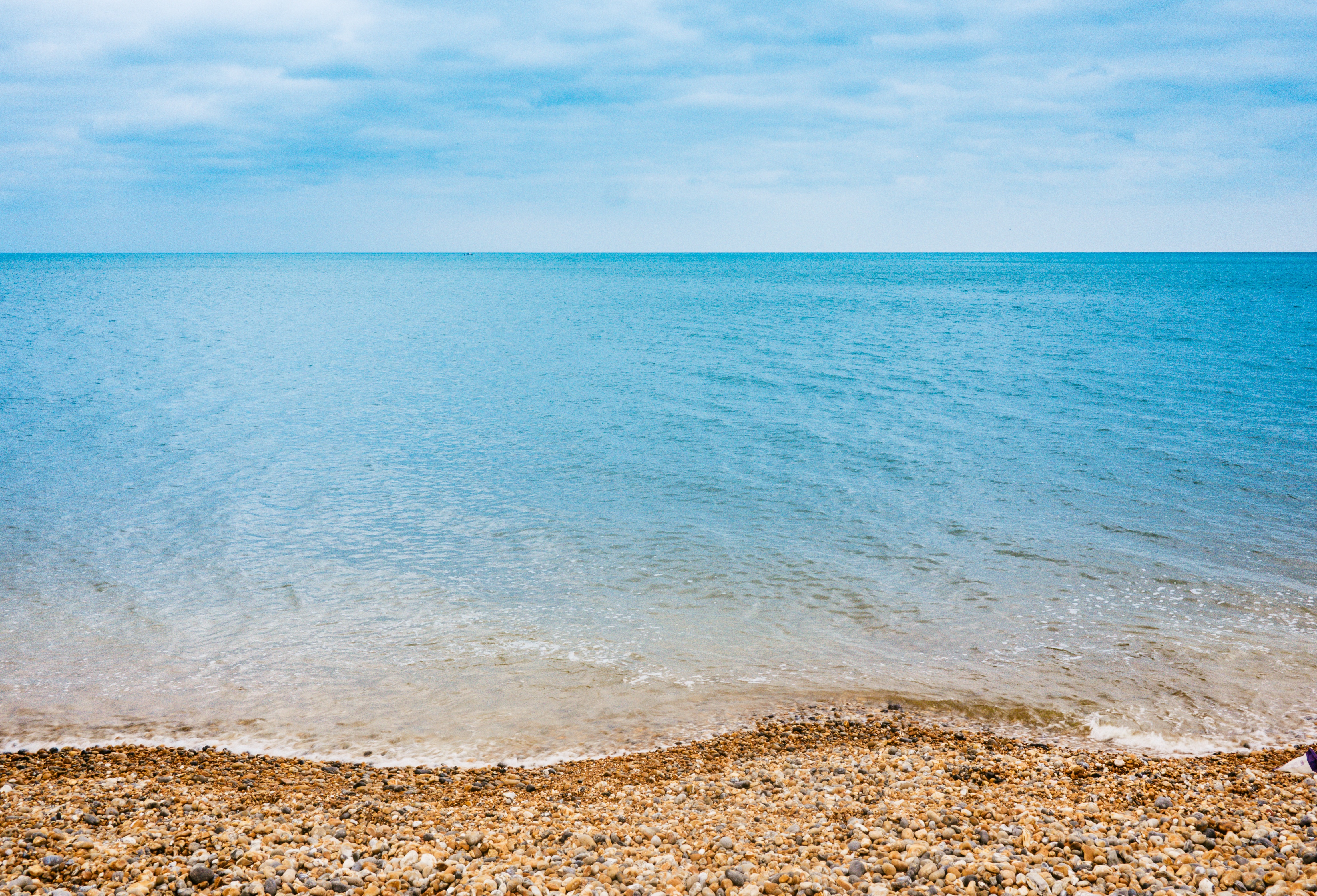 免费照片卵石海水浴场