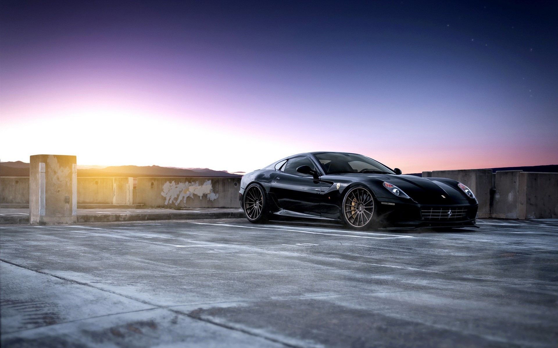 Free photo Black ferrari 599 on cool spoked rims