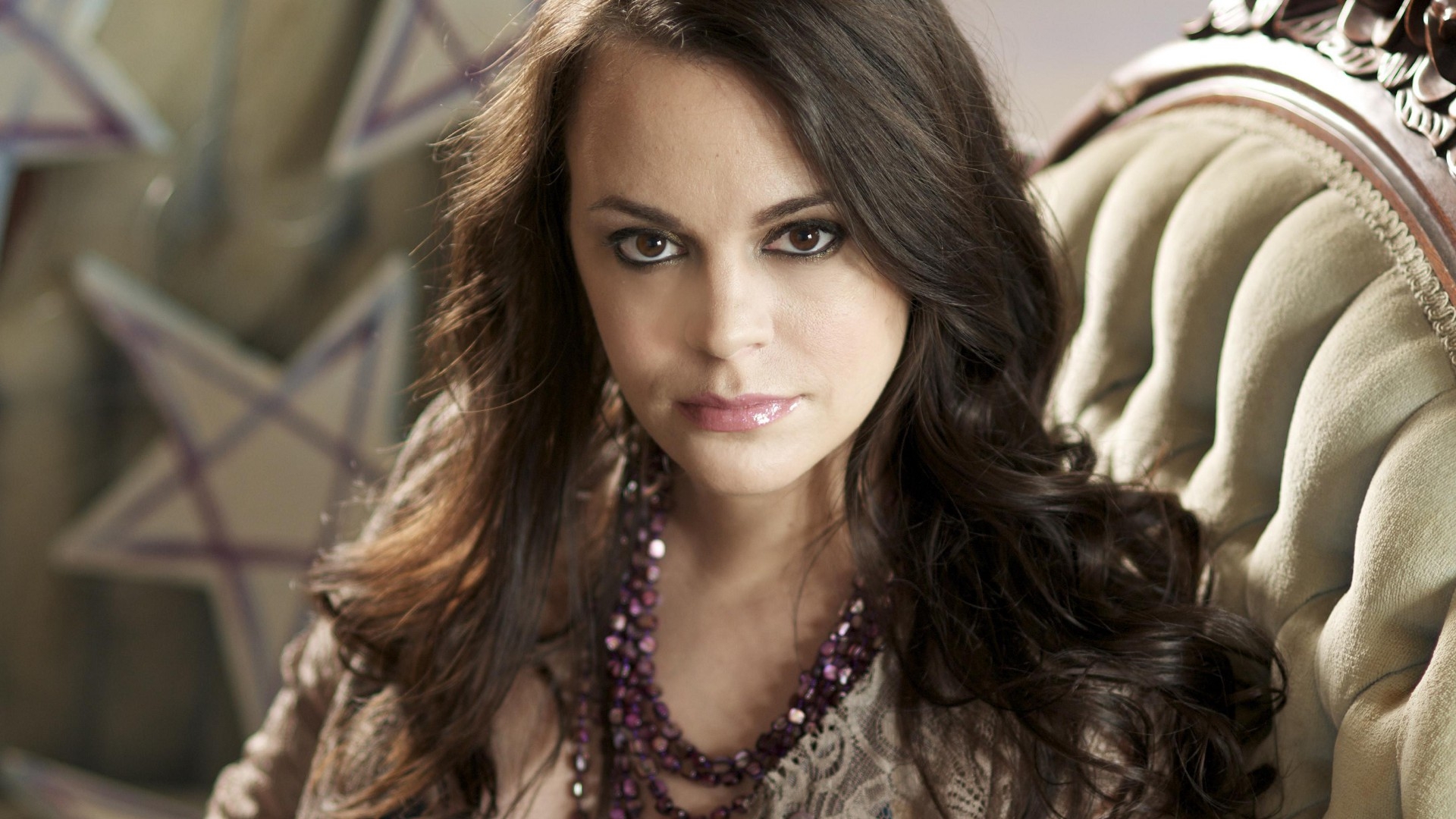 Wallpapers girl face jewerly on the desktop