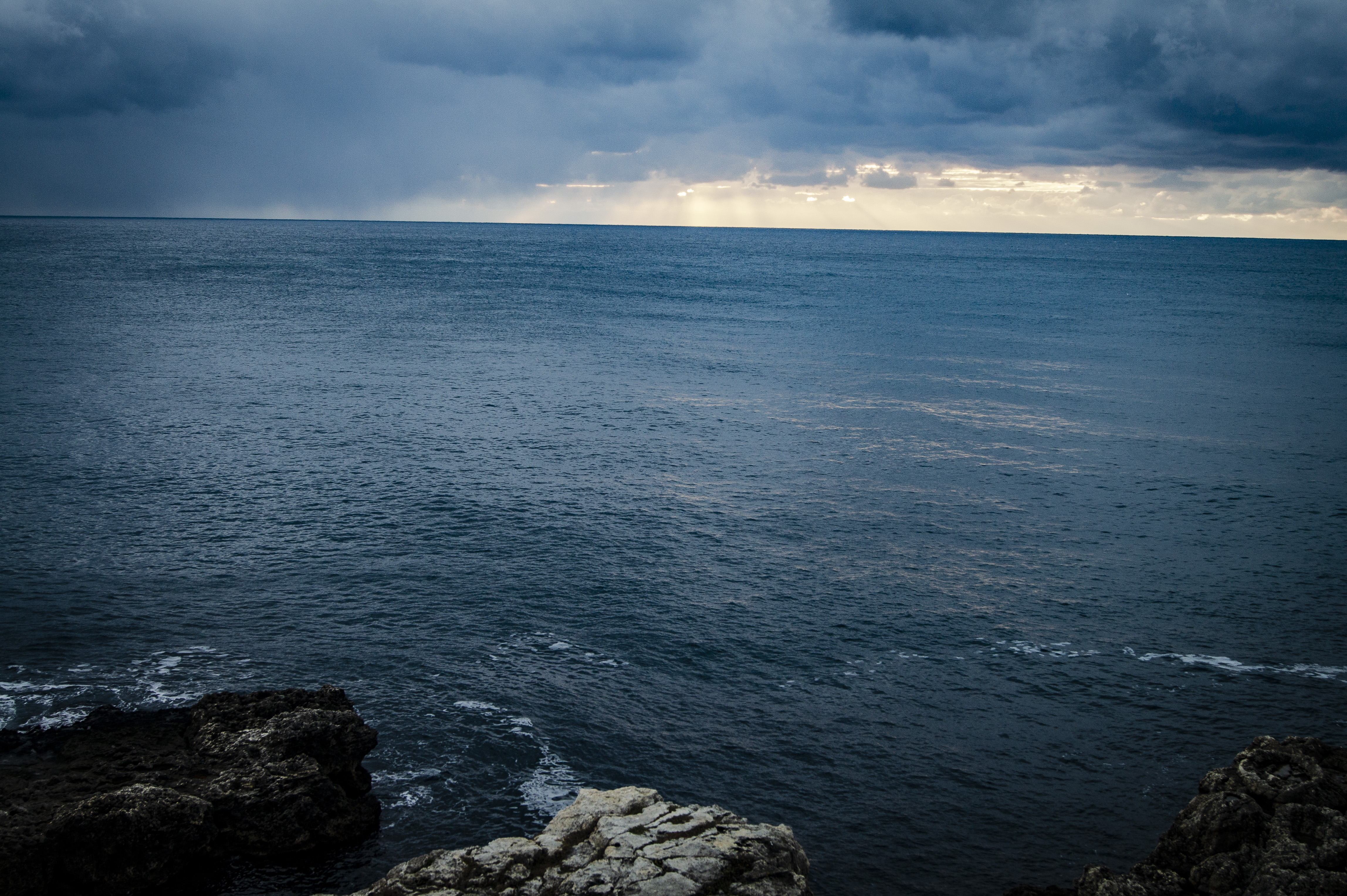 免费照片海.塞瓦斯托波尔。第35号海岸炮台。海面上的景色。