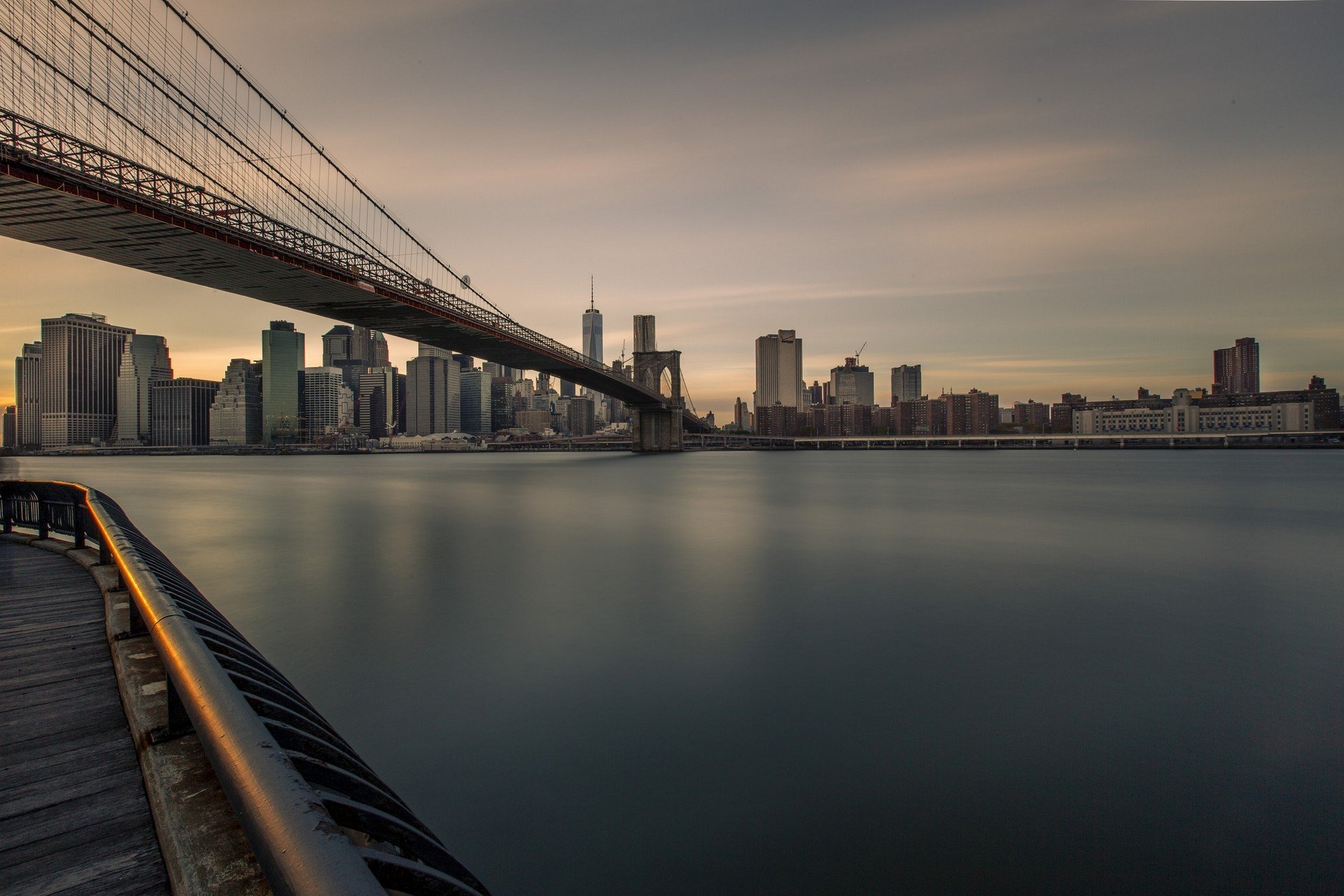 免费照片阴天中的布鲁克林大桥。