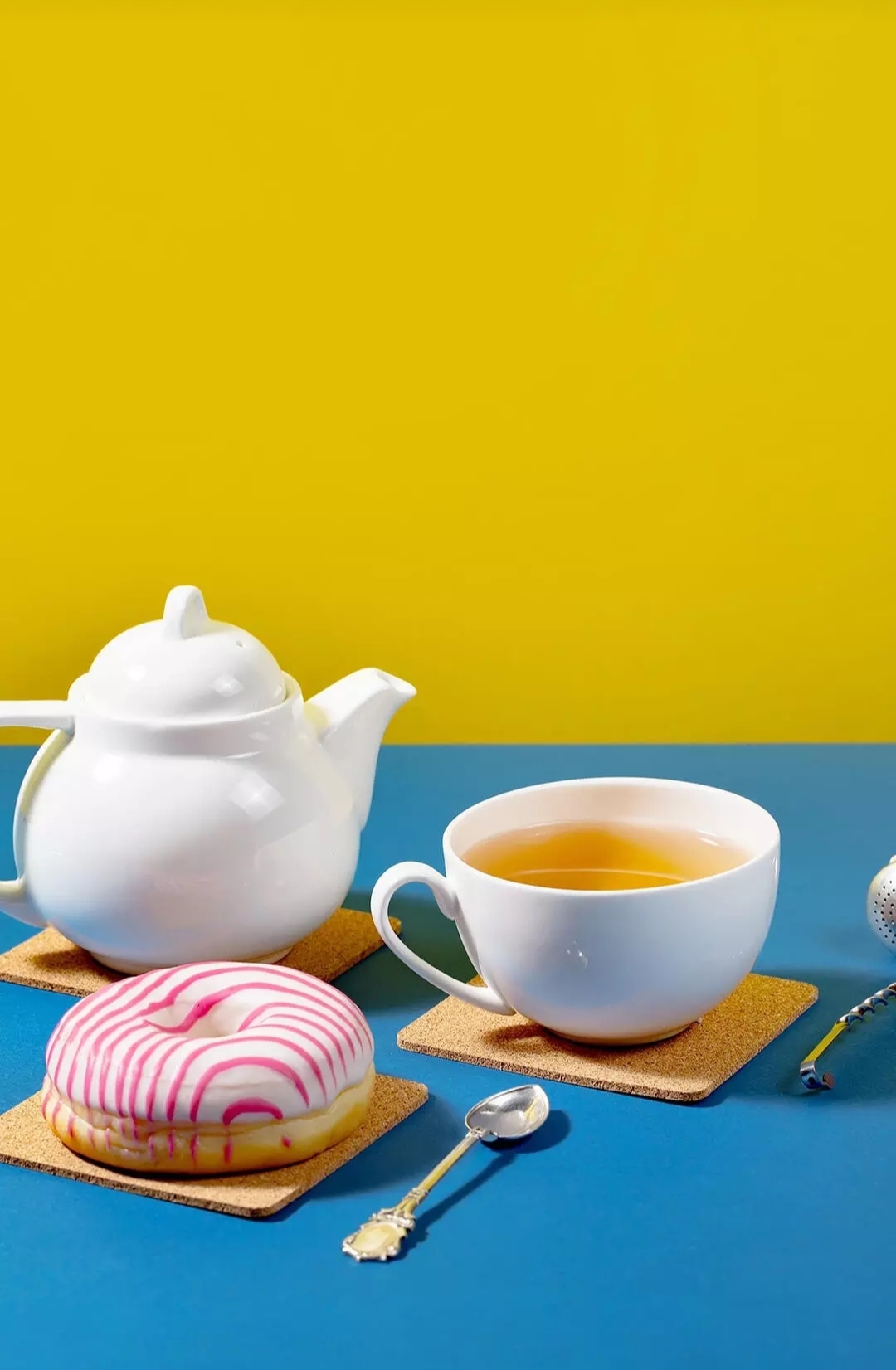 Wallpapers Tea kettle donut on the desktop
