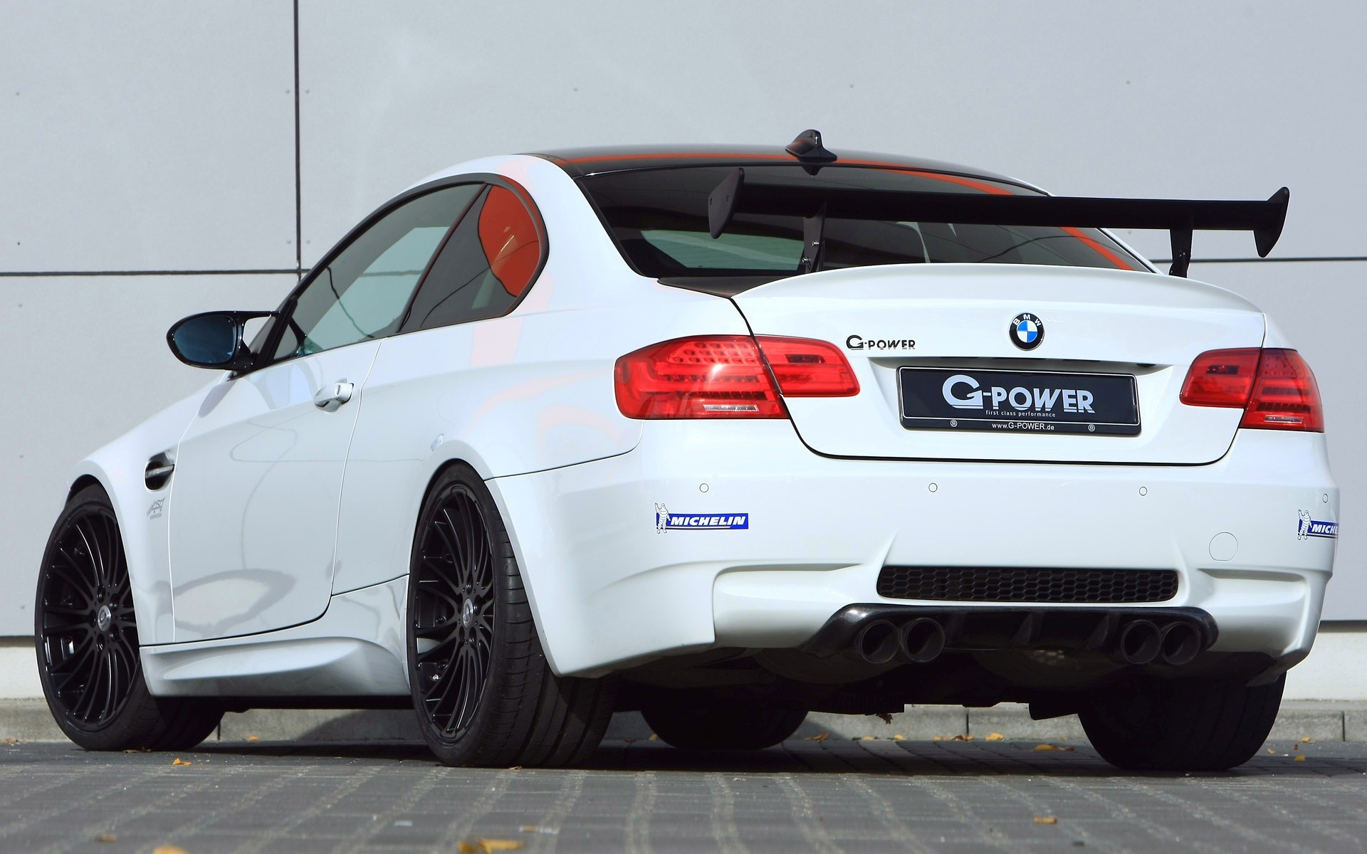 Free photo BMW M3 RS rear view